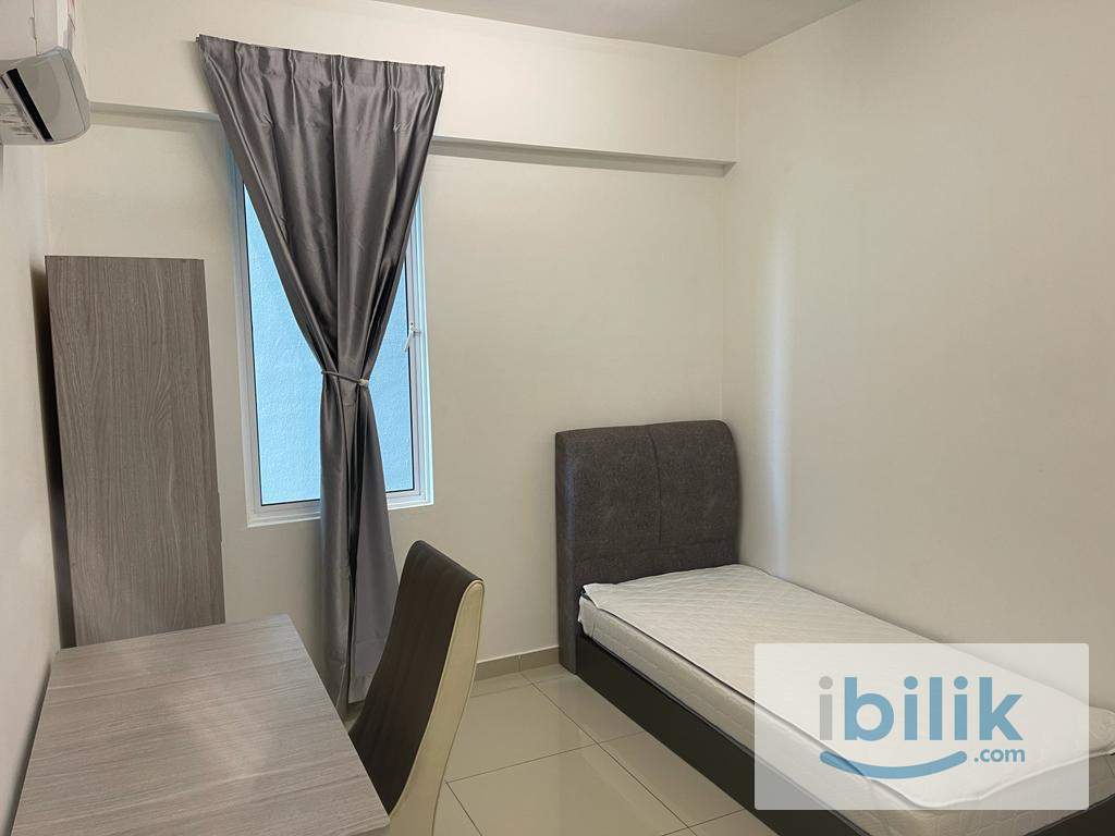 Single Room at Emerald Residence, Teluk Kumbar (Availability in August) - Image 1