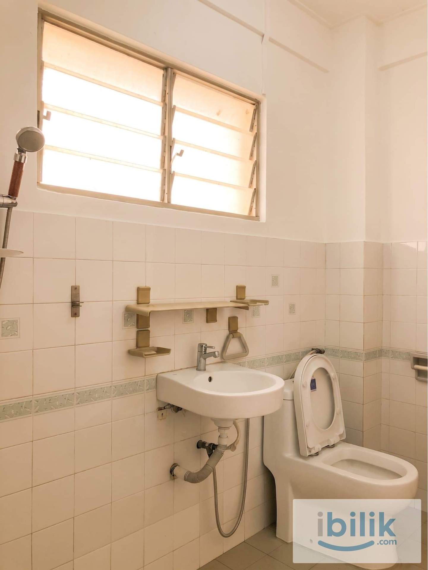 Middle Room at Bandar Sunway, Subang Jaya - Image 3