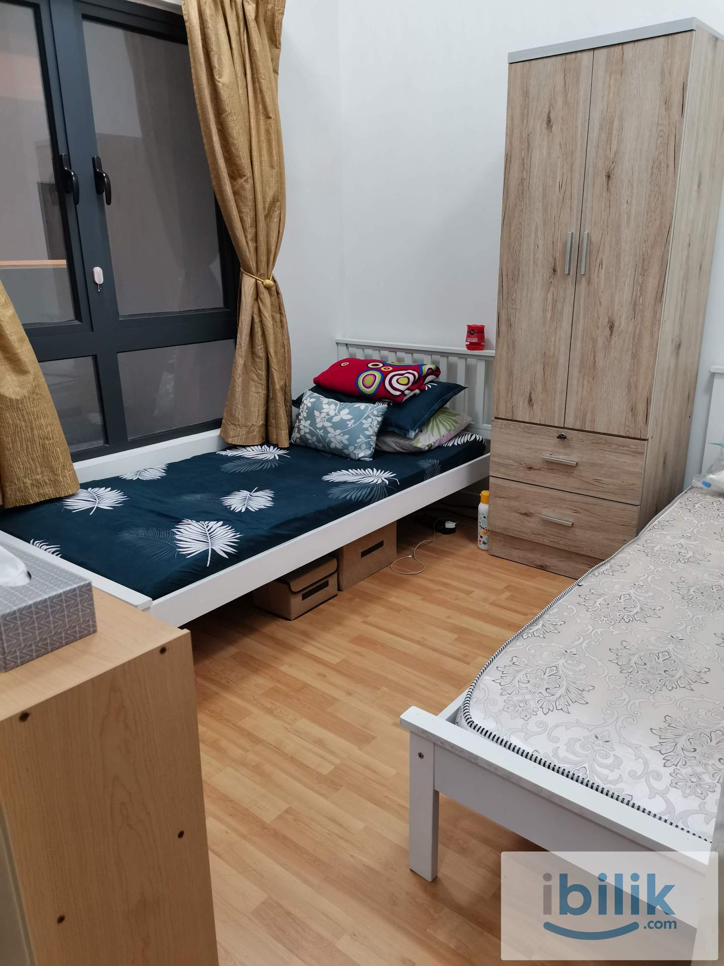 Middle Room - Image 3