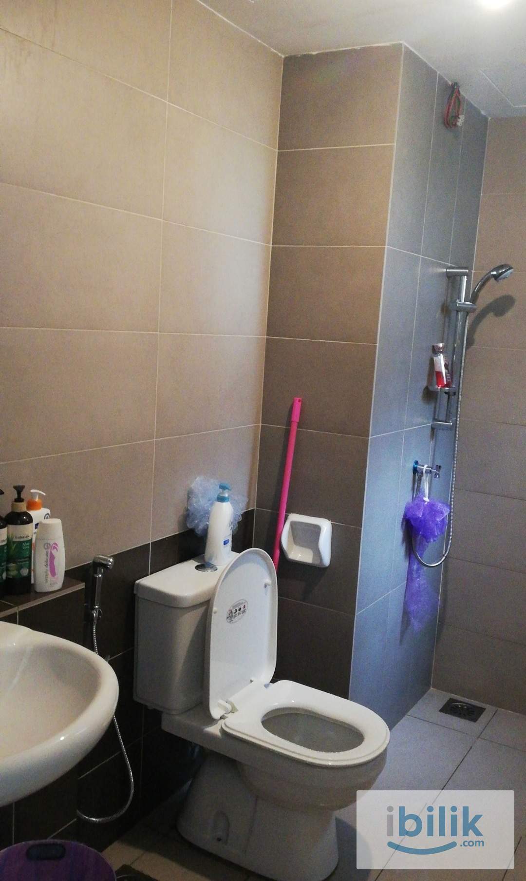 Middle Room - Image 4