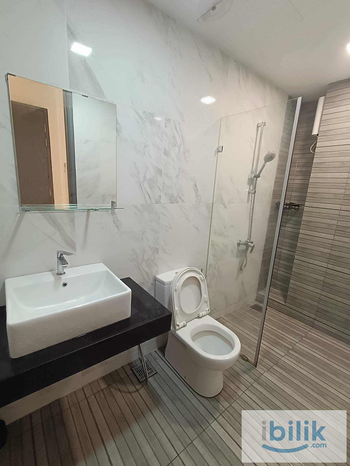 Emporis, Kota Damansara MIddle Room for rent - Image 3