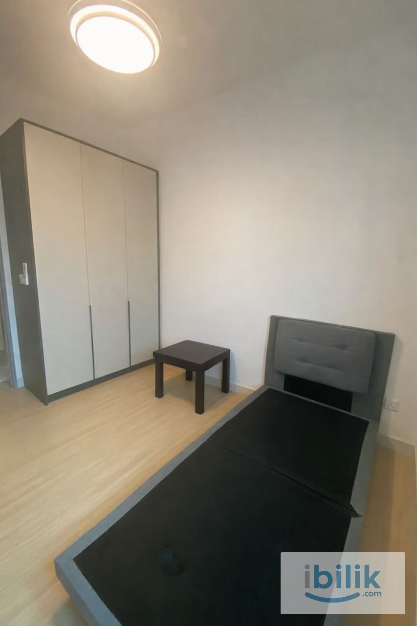fully furnished middle room at KL M centura (only Ladies) - Image 1