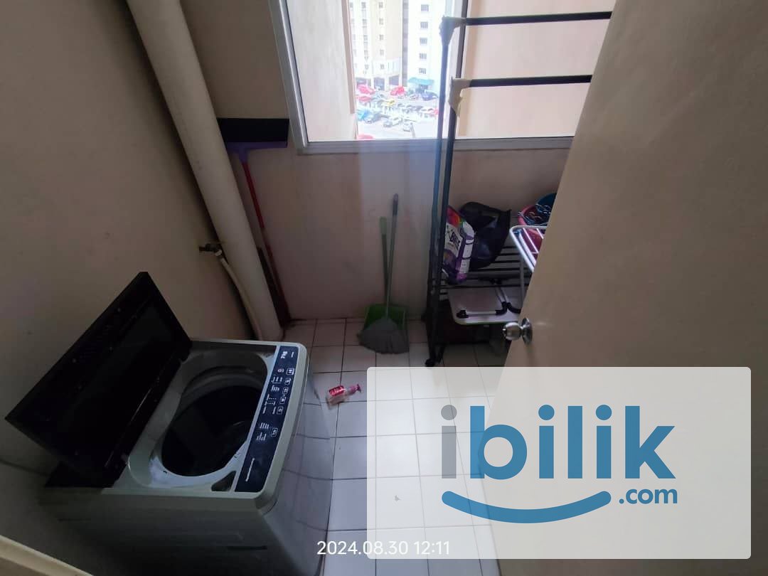 [In Front LRT] Seri Maya Condo Balcony Medium Room , LRT Setiawangsa, near KLCC - Image 4
