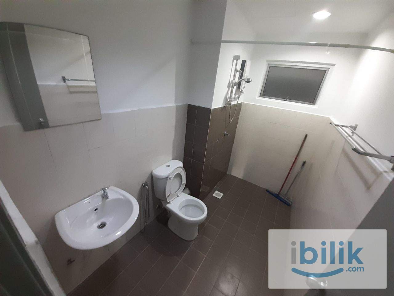 Master Room Suria Jelatek, near LRT, 10mins KLCC, next to Gleneagles - Image 5