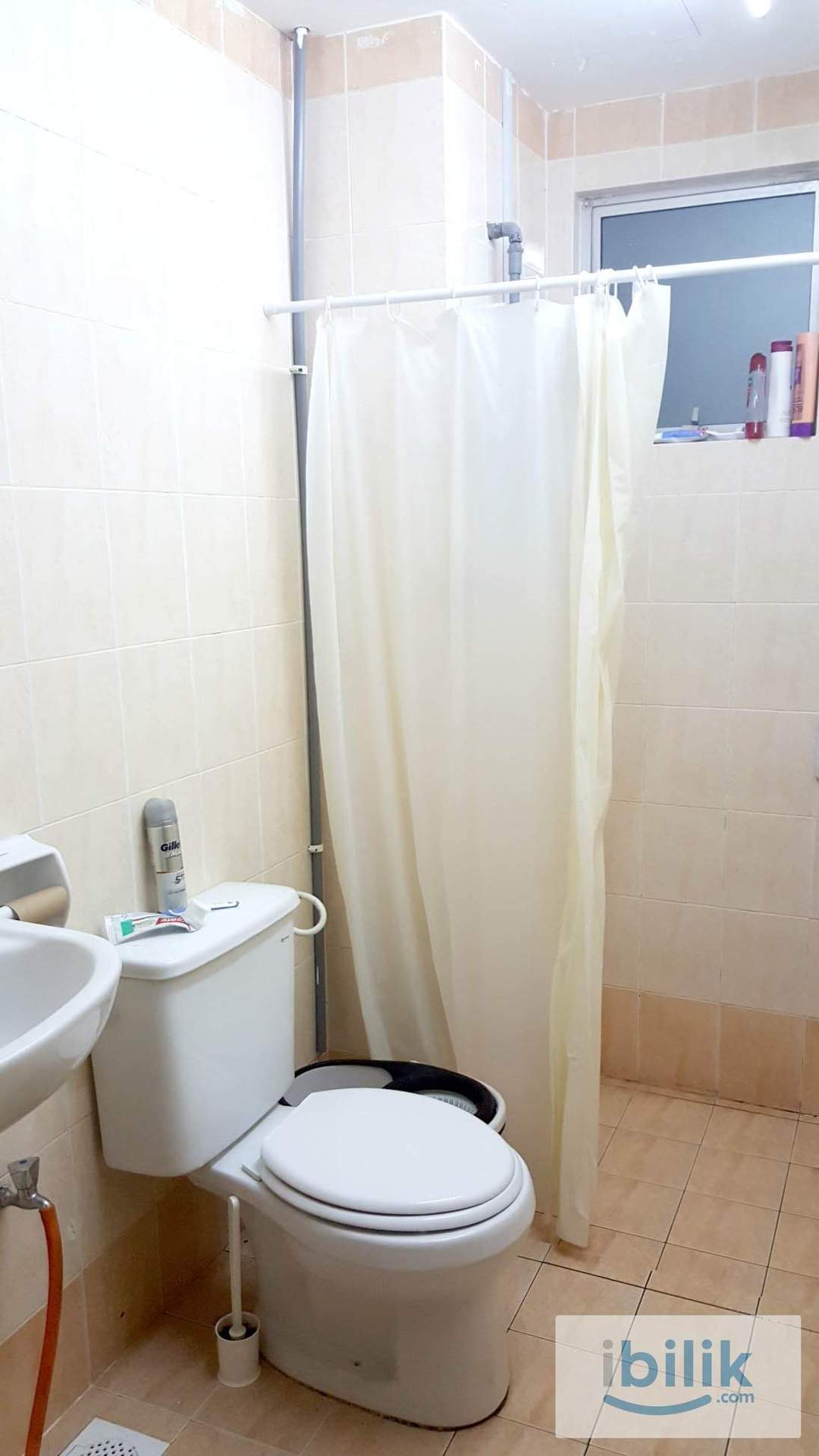Bandar Sunway, Suriamas Condominium Medium Room for Rent 2025 - Image 5