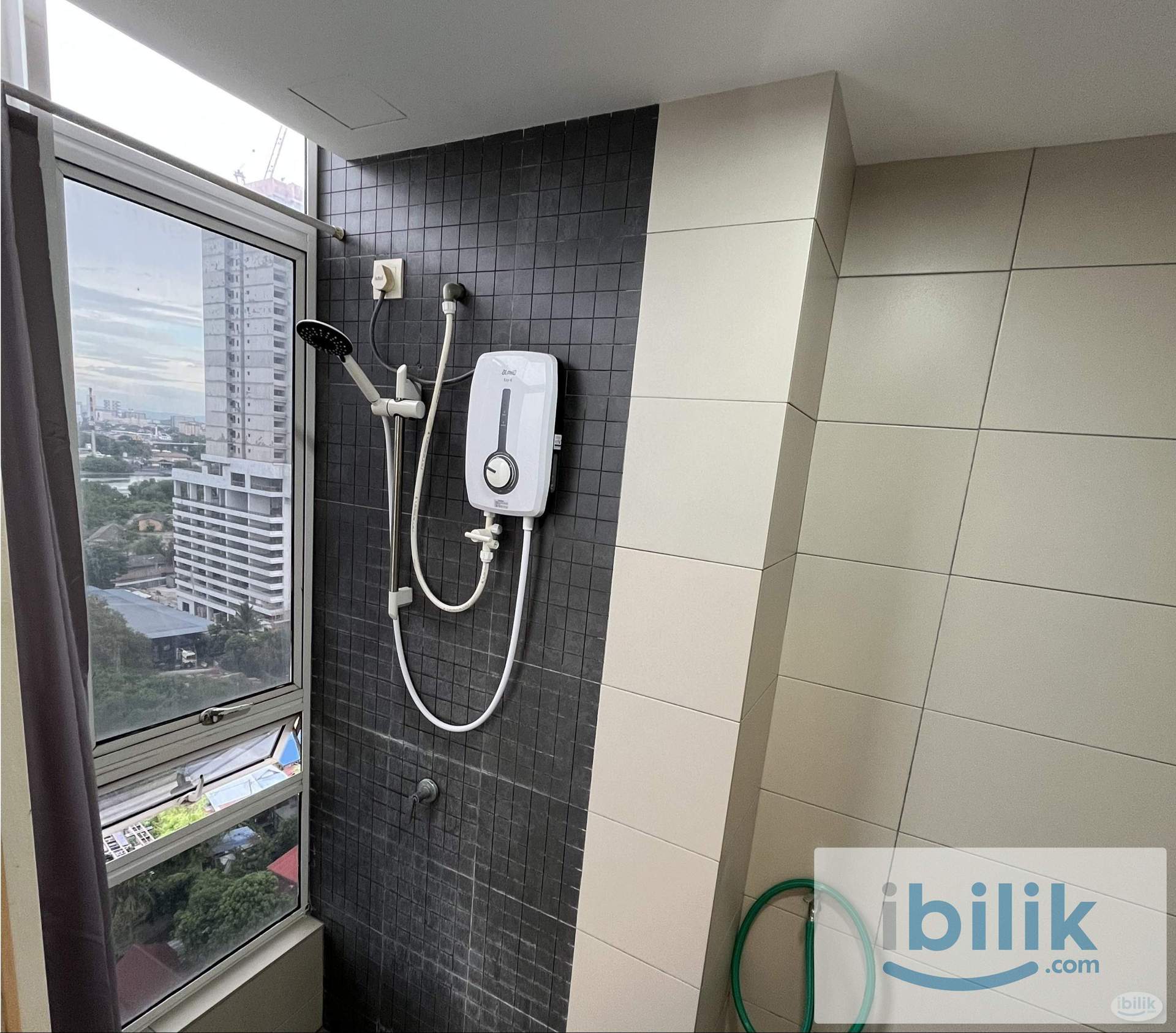 Master Room at Ocean View Residences, Butterworth - Image 2
