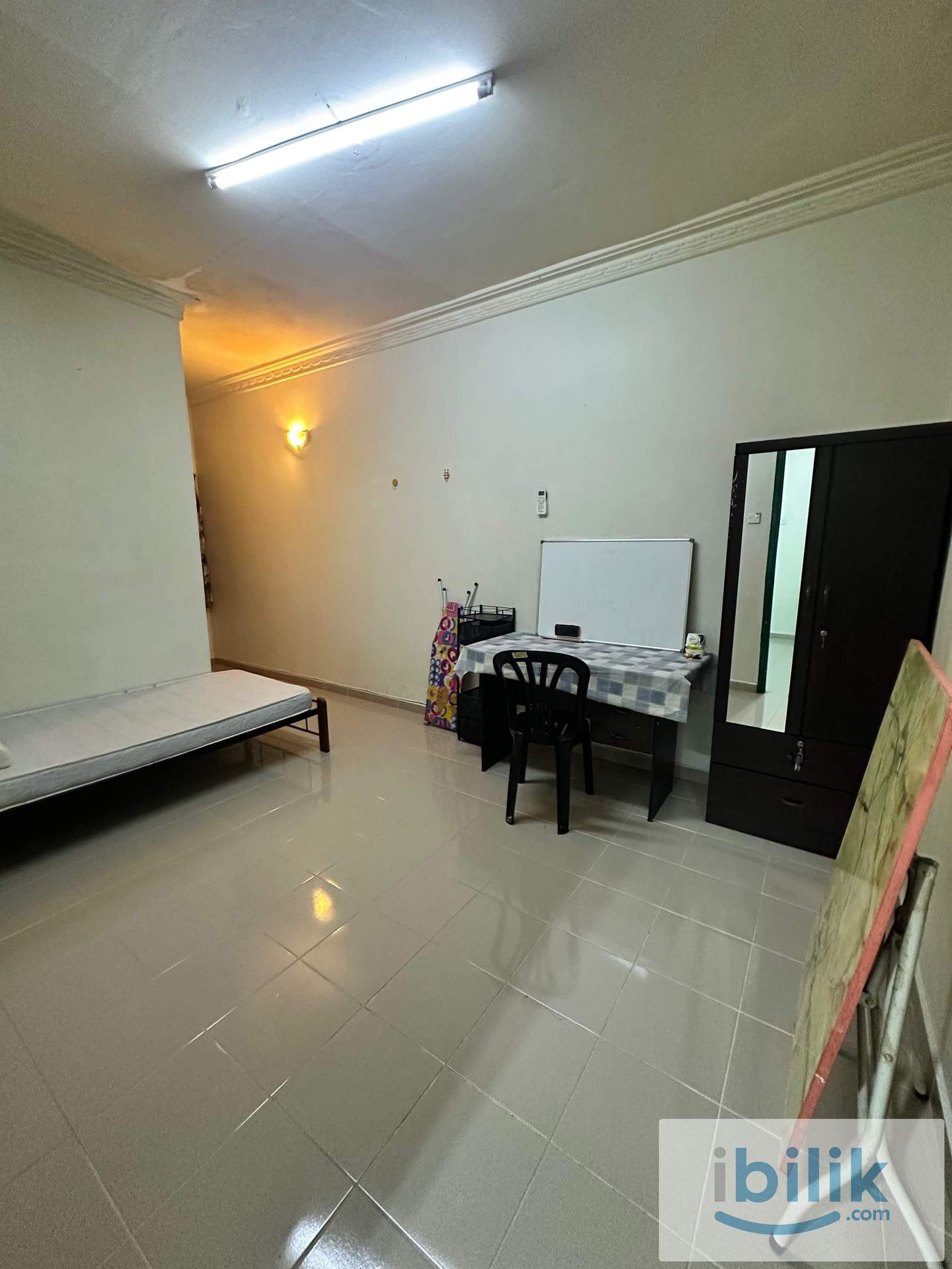 Room to let Teacher/International School Lecturer - Image 3