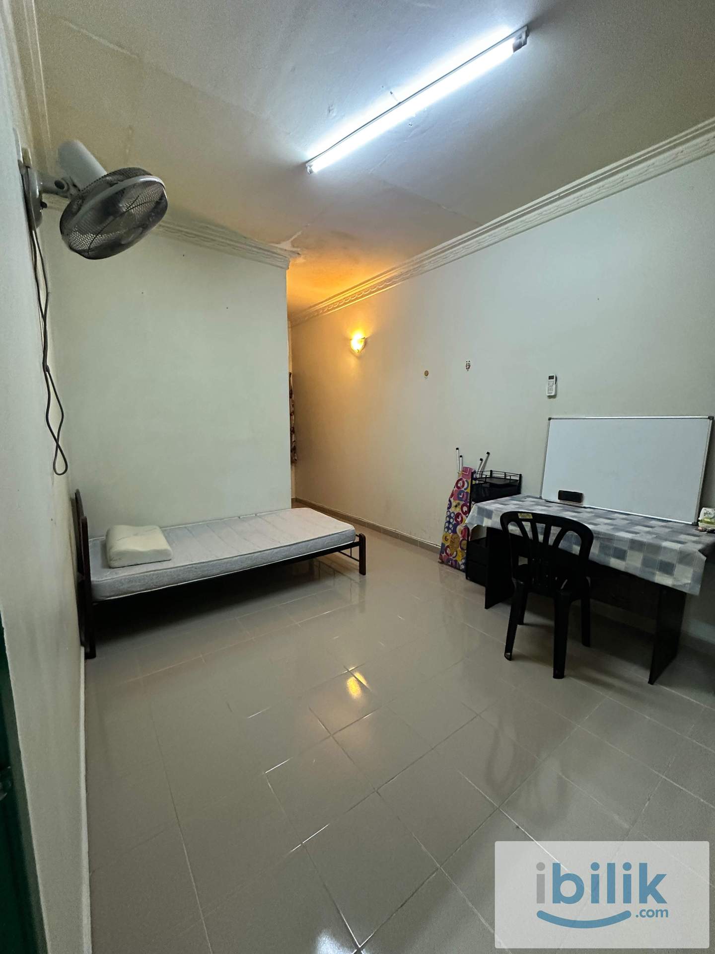 Room to let Teacher/International School Lecturer - Image 4