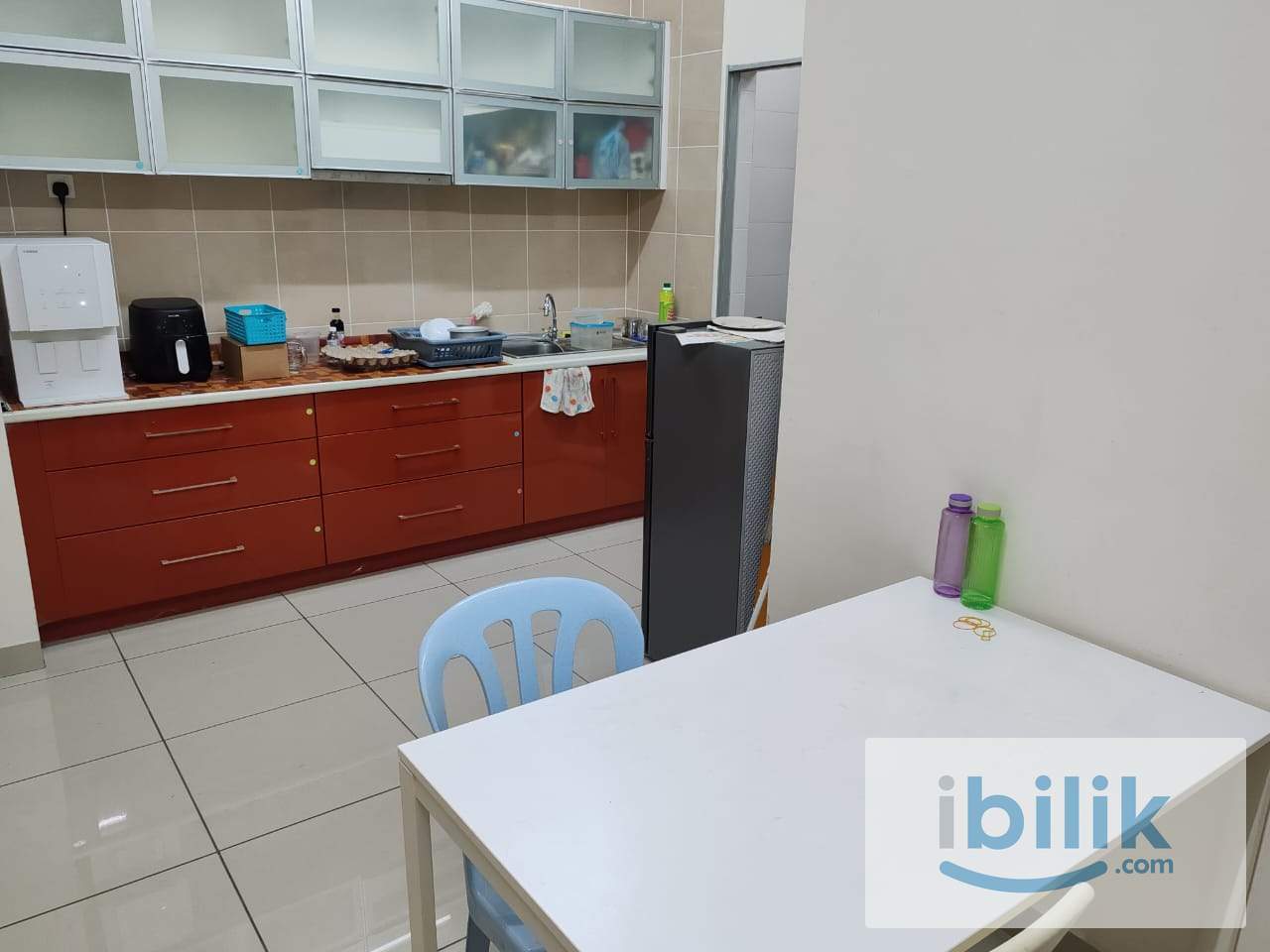 OUG Parklane Middle Room for Rent - Image 4