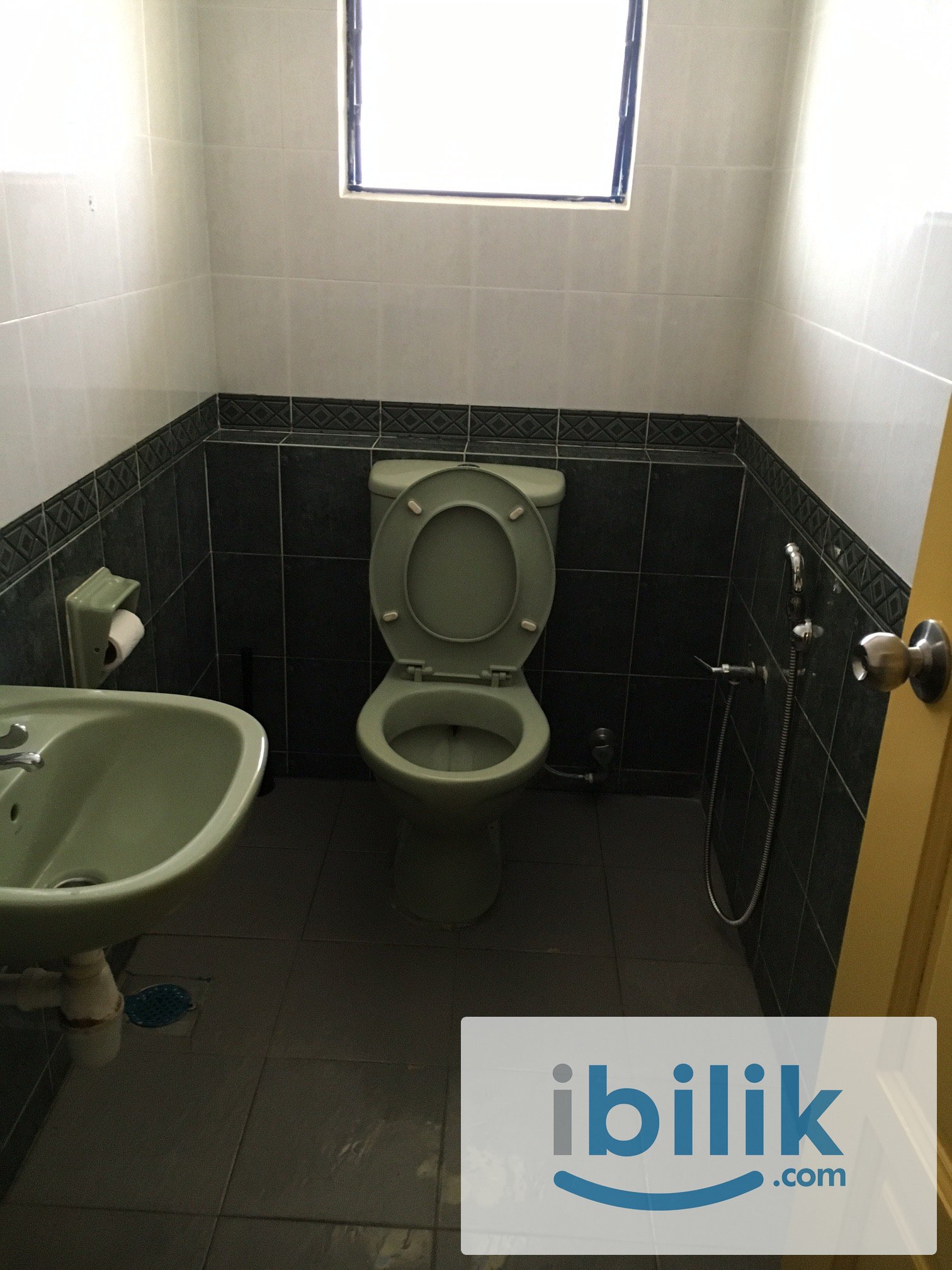 Glenmarie Shah Alam, KDU, Politeknik, MSU - fully furnish room for student - Image 3