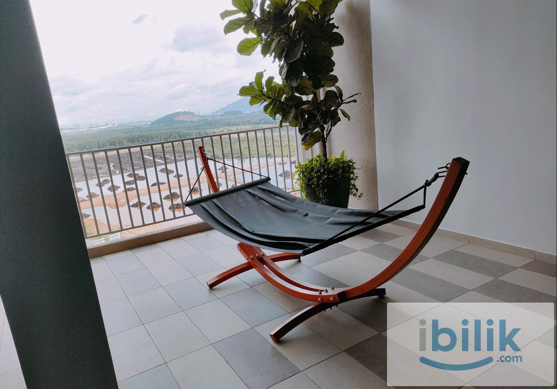 Master Room at Batu Kawan, Private bathroom, 5 min to industrial park - Image 8