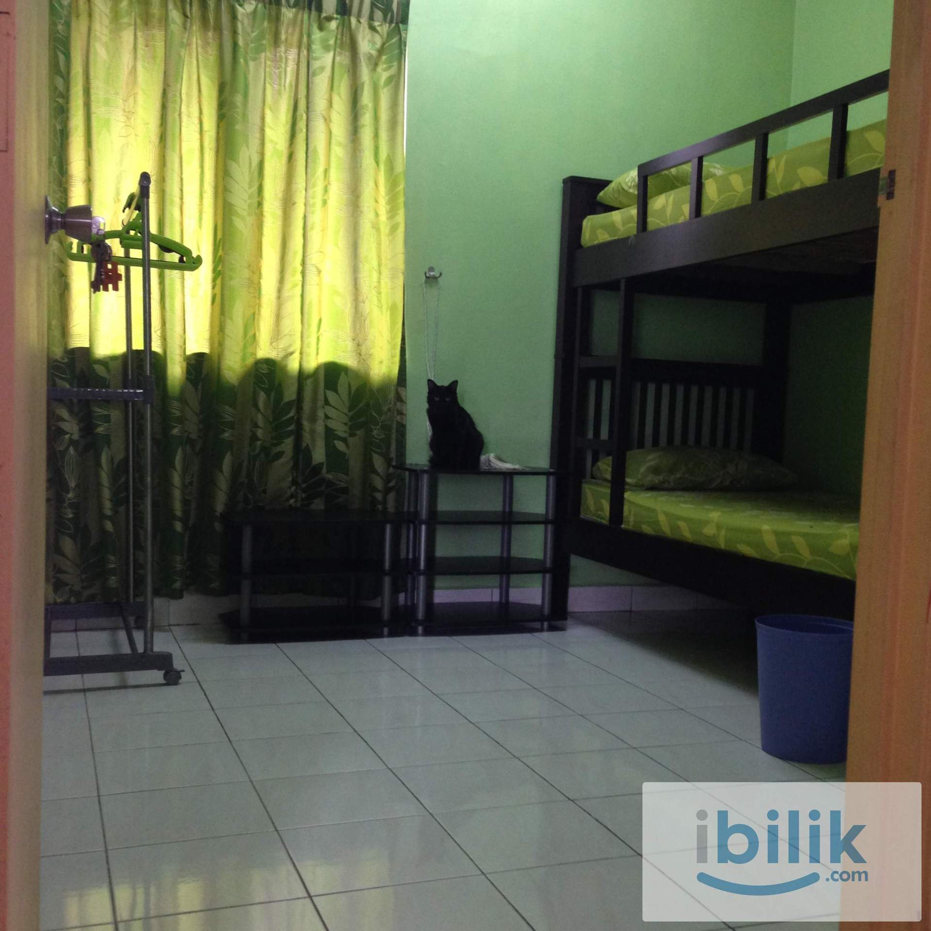 Middle room(shared room) - Image 1