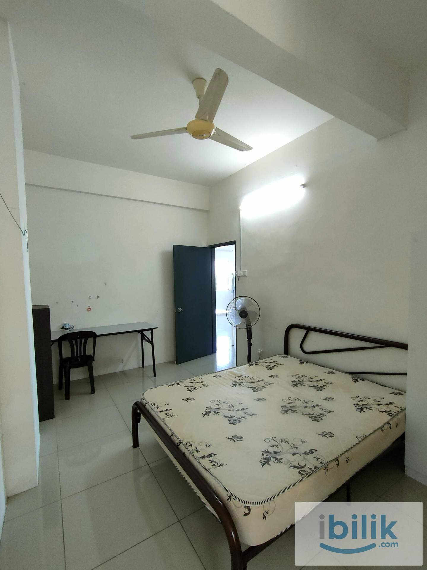 Fully Furnished Master Room with Private Bathroom - Male Apartment - Image 1