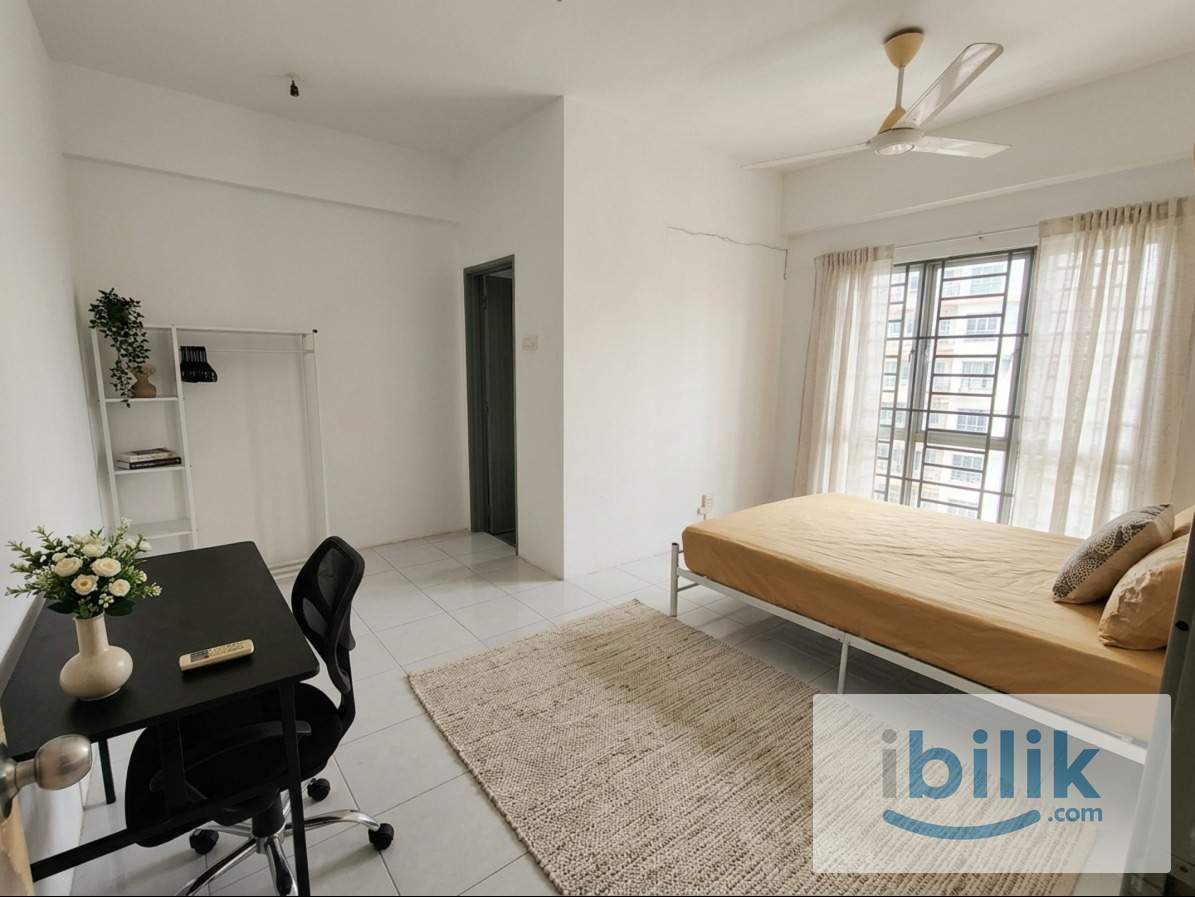 Female Only Master Room with attached Private Bathroom - Image 3