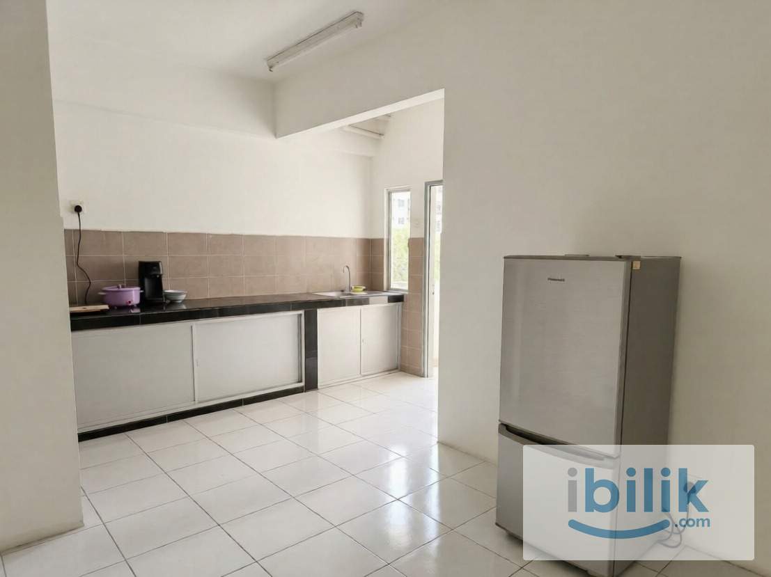 Female Only Master Room with attached Private Bathroom - Image 4