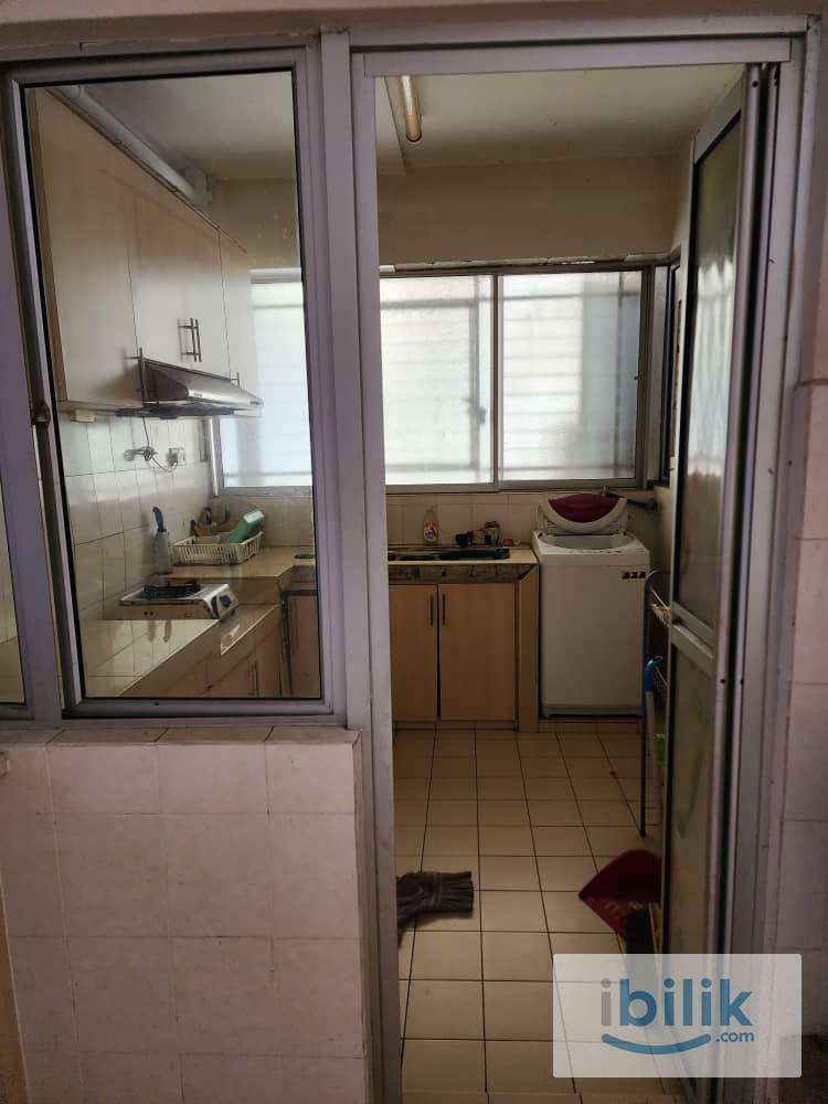 Small Room to Let - Image 5