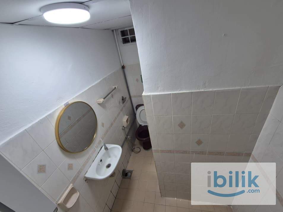 Medium Female Room For Rent @ Vista Komanwel C, Bukit Jalil - Image 2