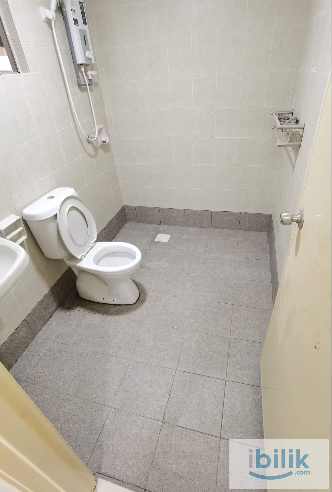 Single Female Room For Rent @ Green Avenue, Bukit Jalil - Image 3