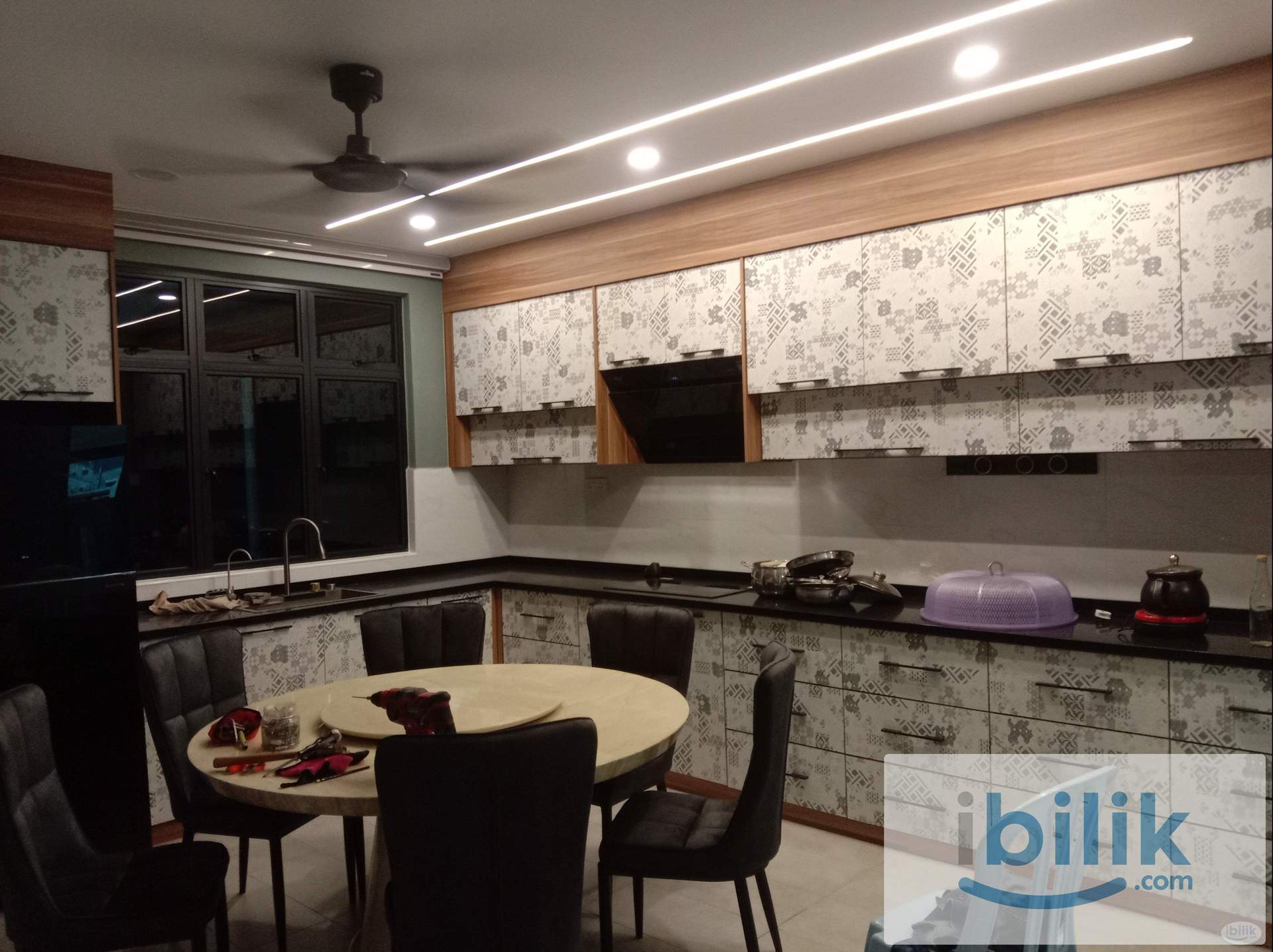Middle nice big room Sungai Udang (wifi+utilities included) - Image 1