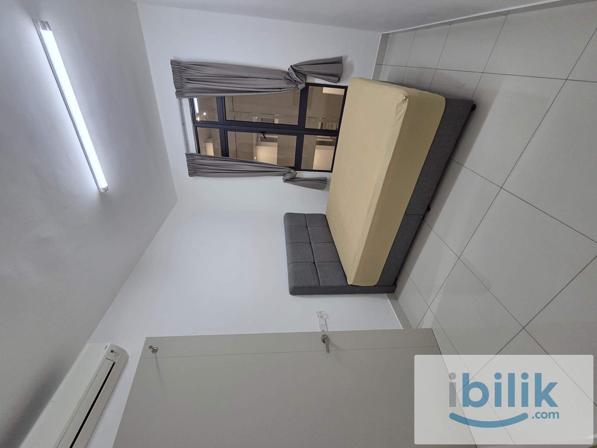 Spacious Room Queen Size Bed with Air Cond - Image 2