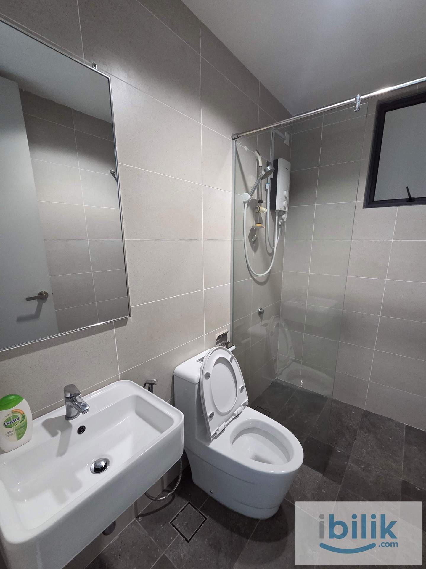 Single Bed with Fan and Air Cond - Image 2