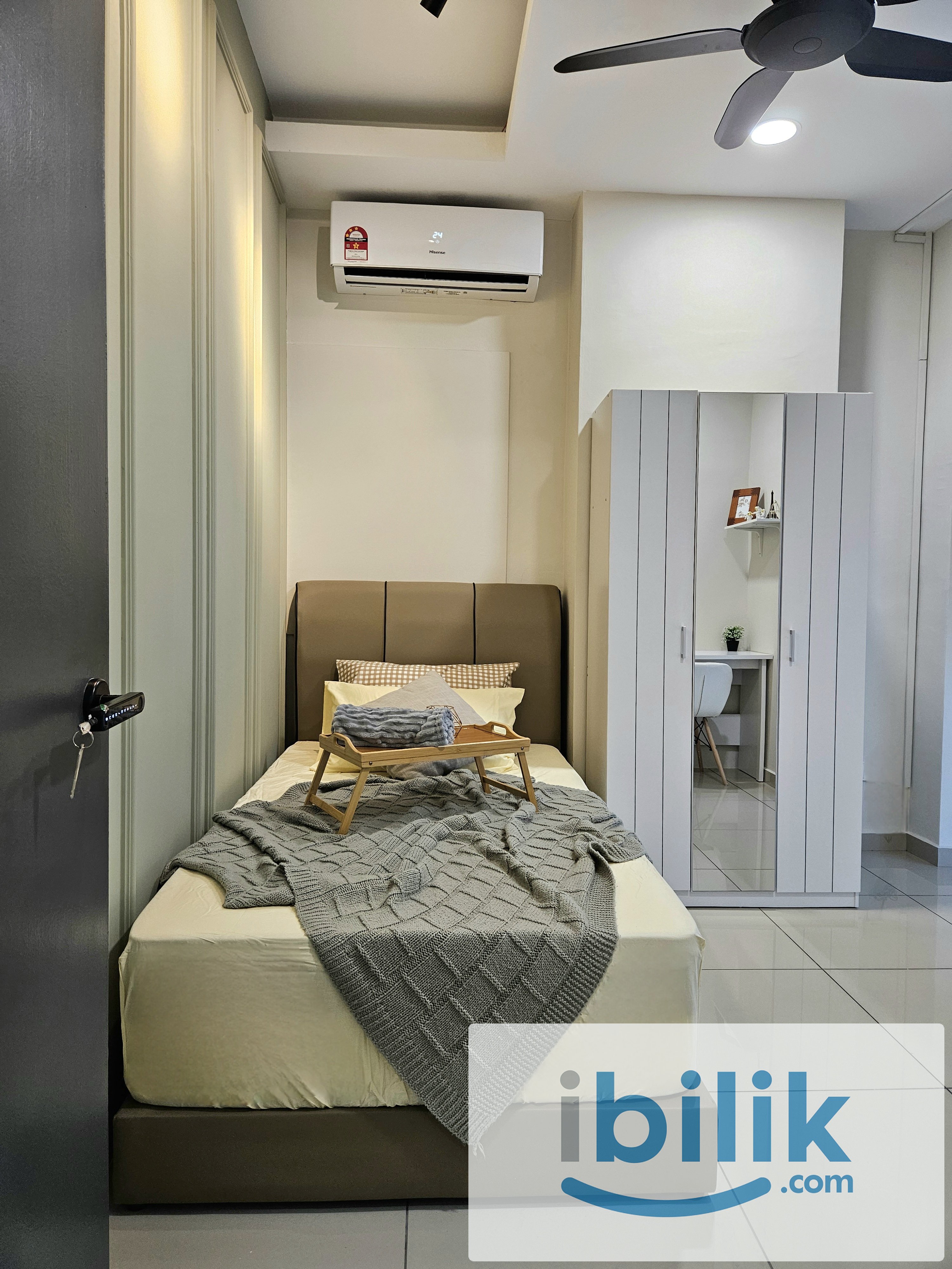Mahkota Garden Fully Furnished Balcony Room for Rent - Image 1