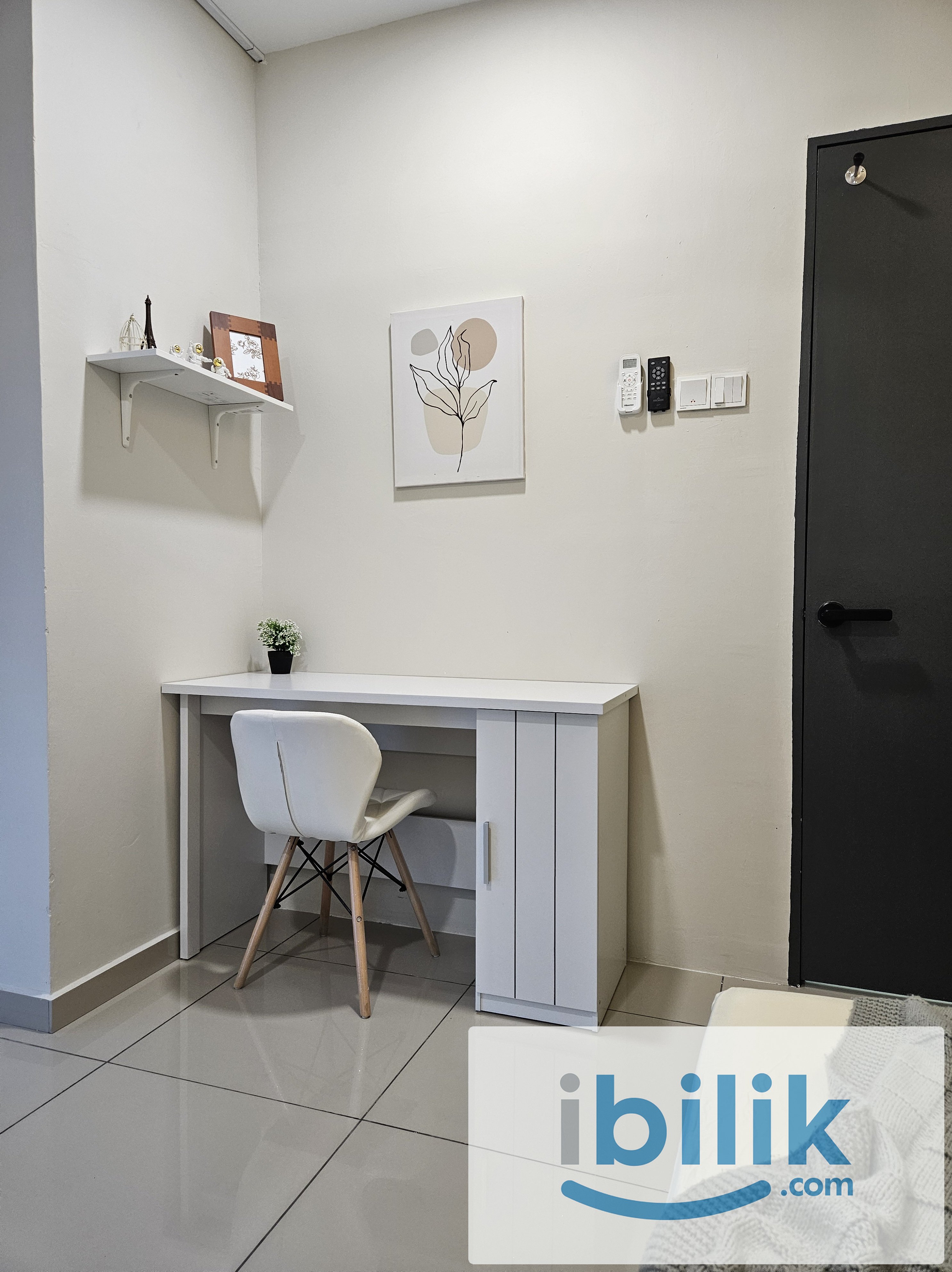 Mahkota Garden Fully Furnished Balcony Room for Rent - Image 4