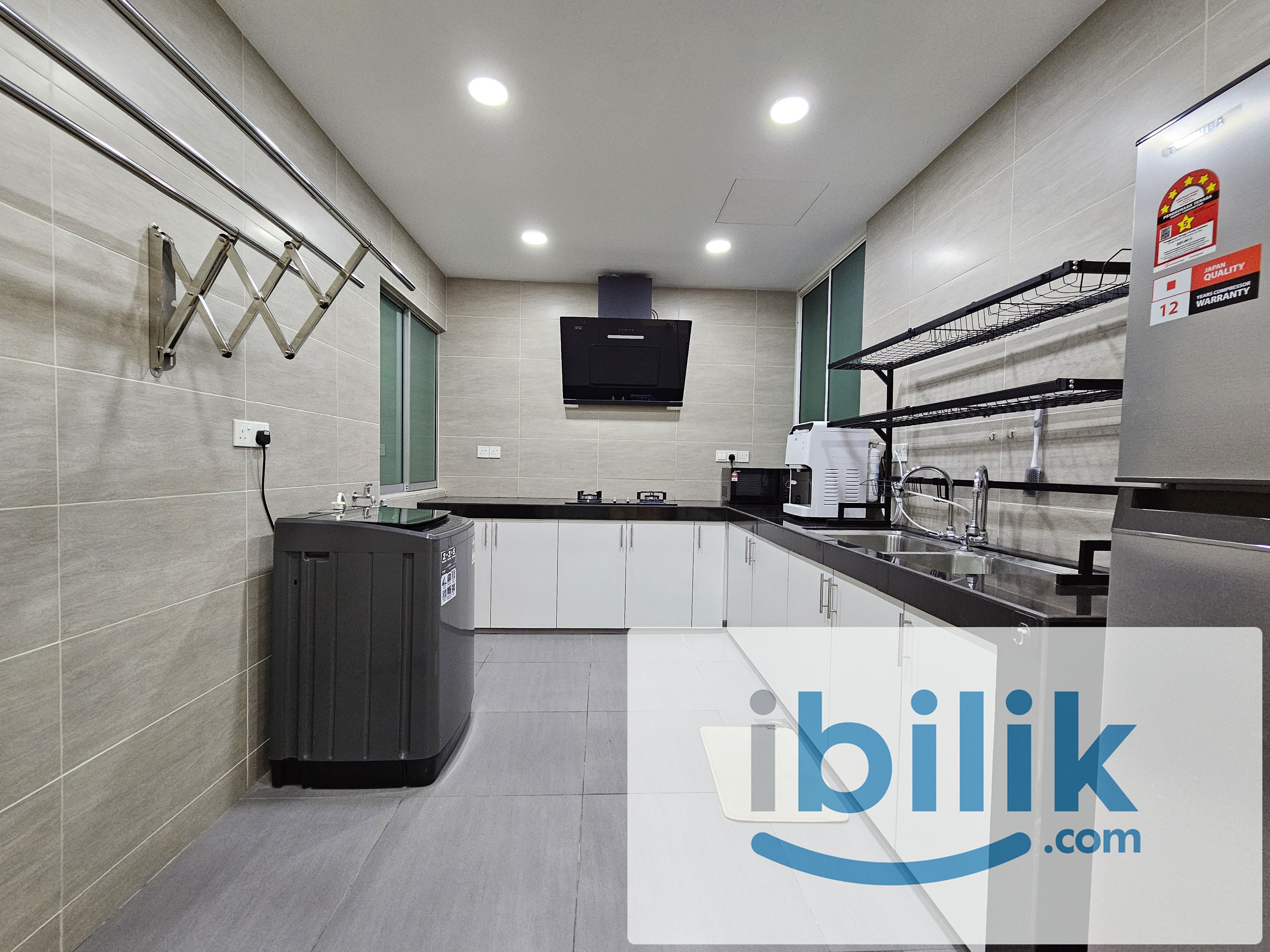 Mahkota Garden Fully Furnished Balcony Room for Rent - Image 8