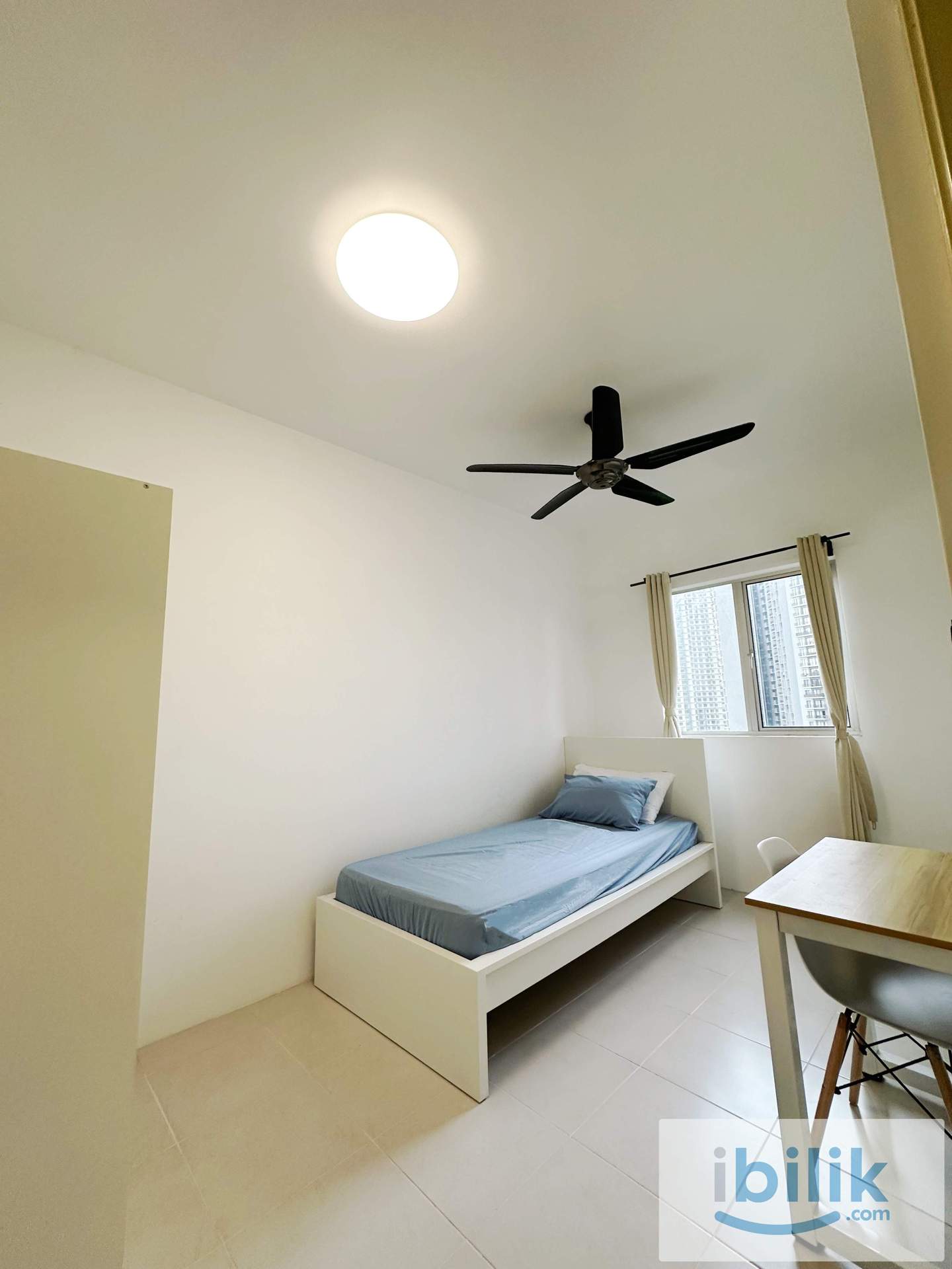 Middle Room - Image 1