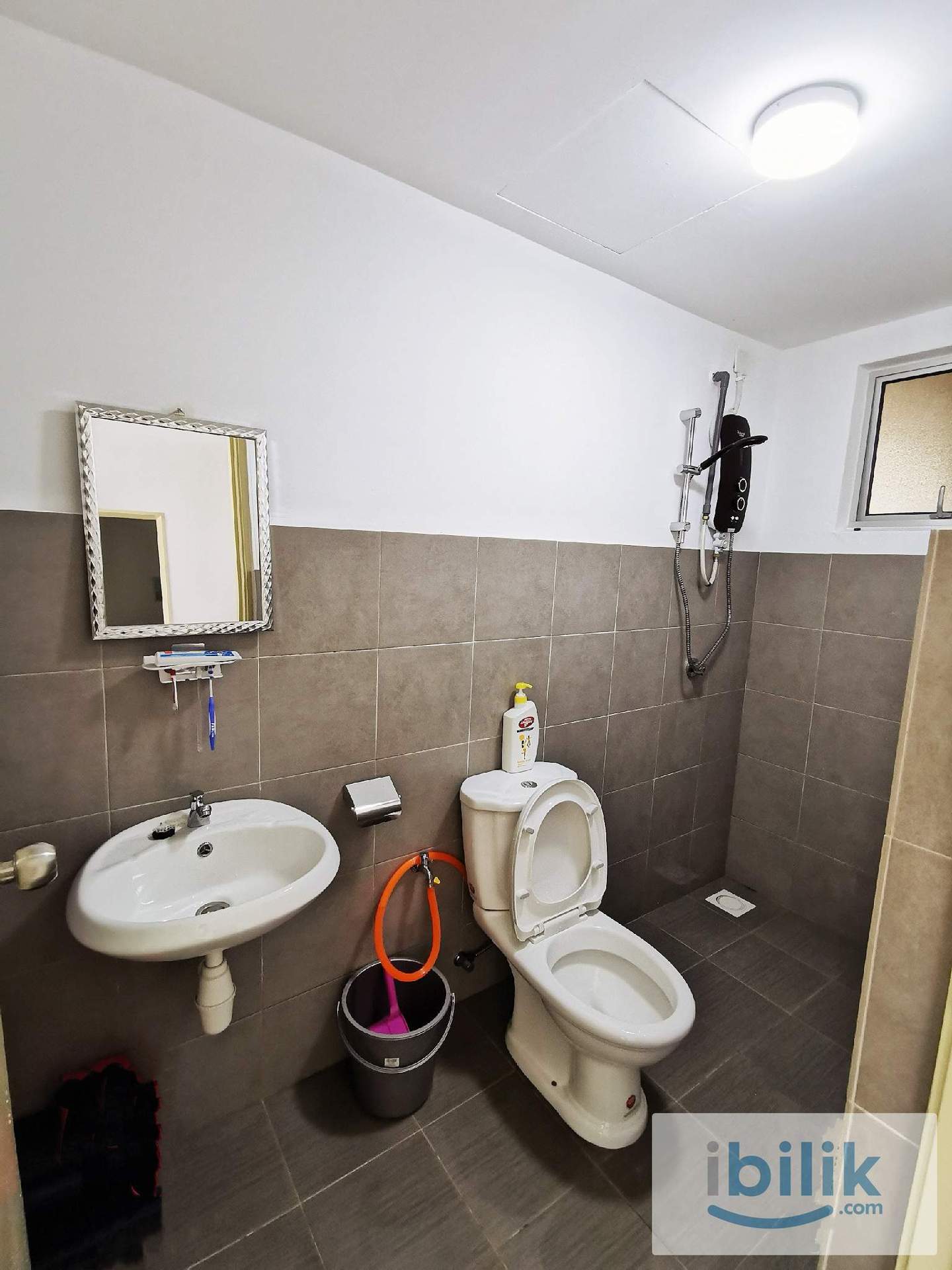 Middle Room - Image 3