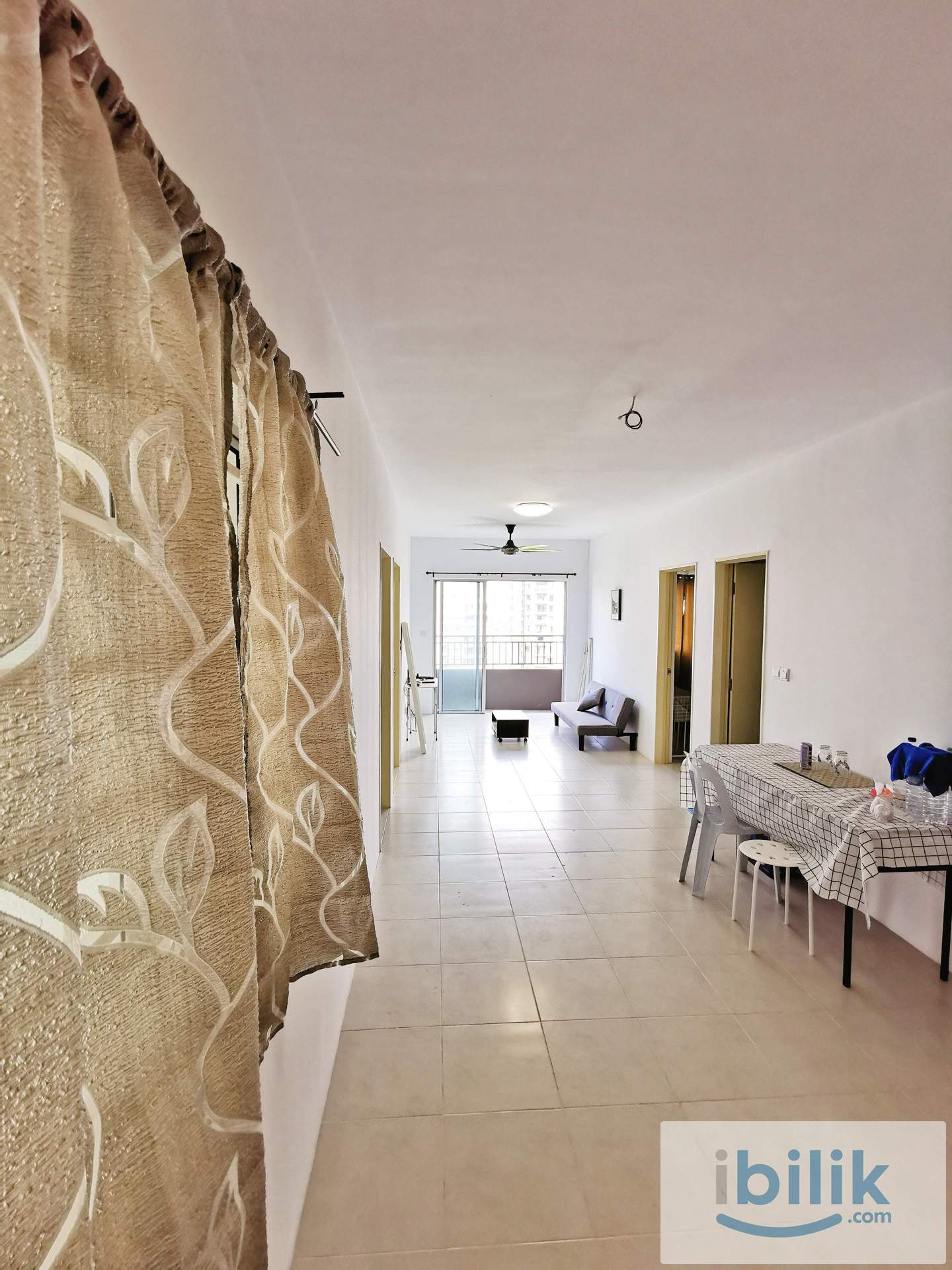 Middle Room - Image 7