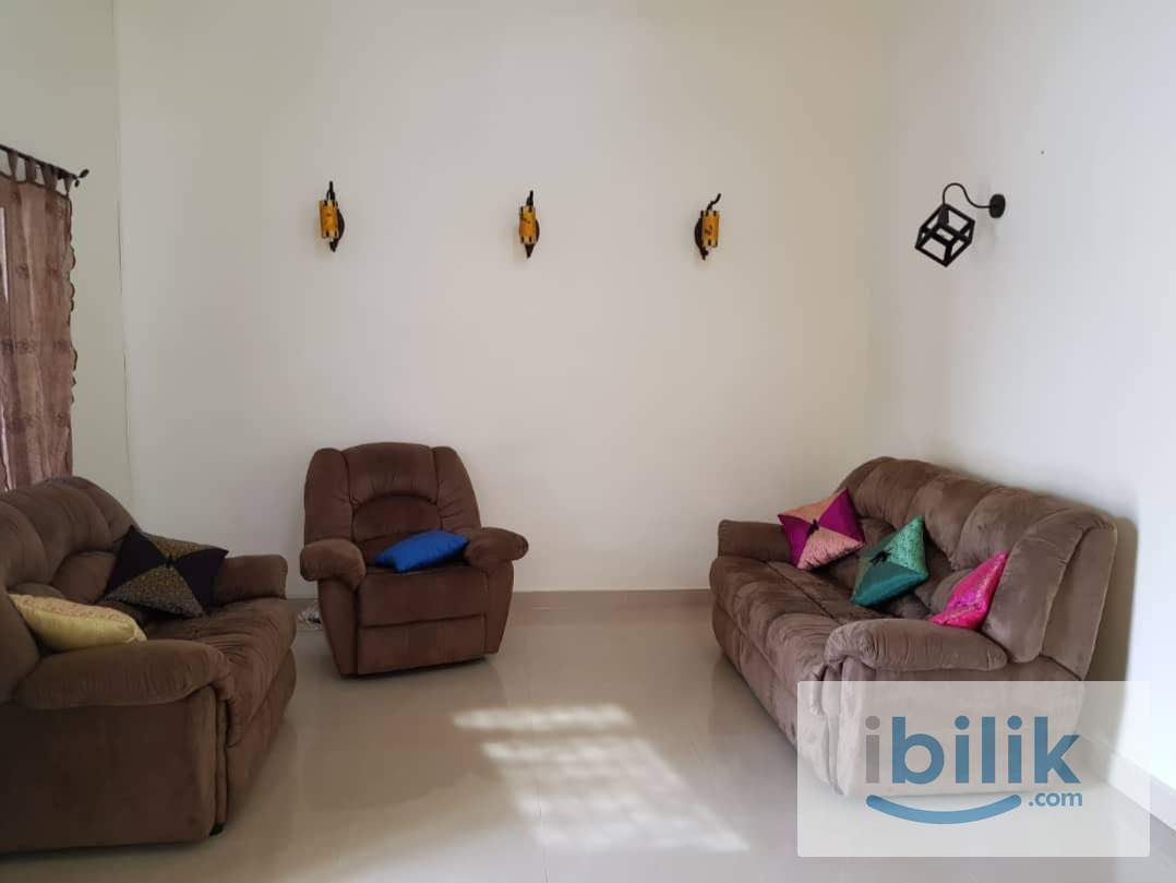 Middle Room with bathroom at Chee Seng Garden, Tanjung Bungah - Image 4