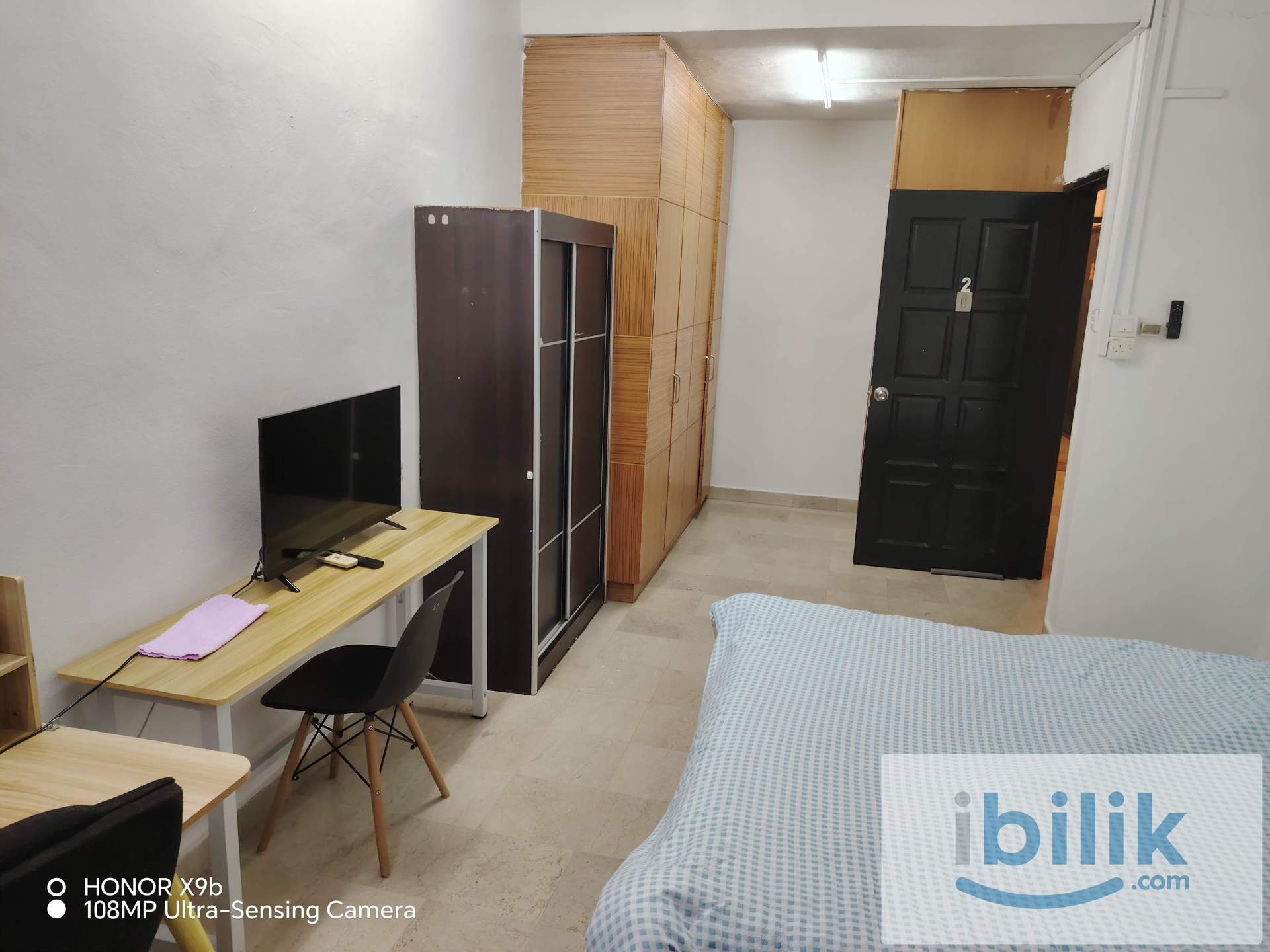 Master room with toilet attached. - Image 4