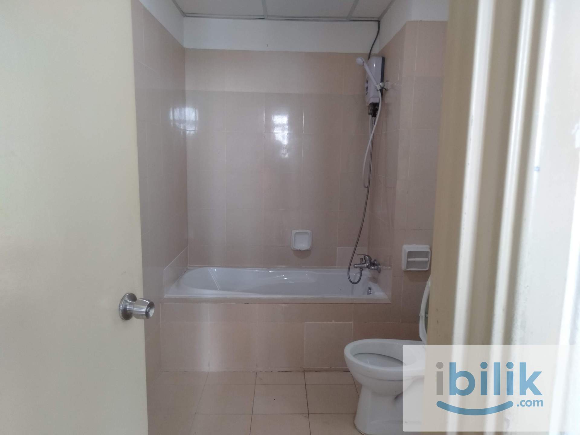 Sentul Jalan Ipoh KL Master room near KLPAC KTM and LRT and Rapid KL / Selangor buses to KL Town Centre - Image 2