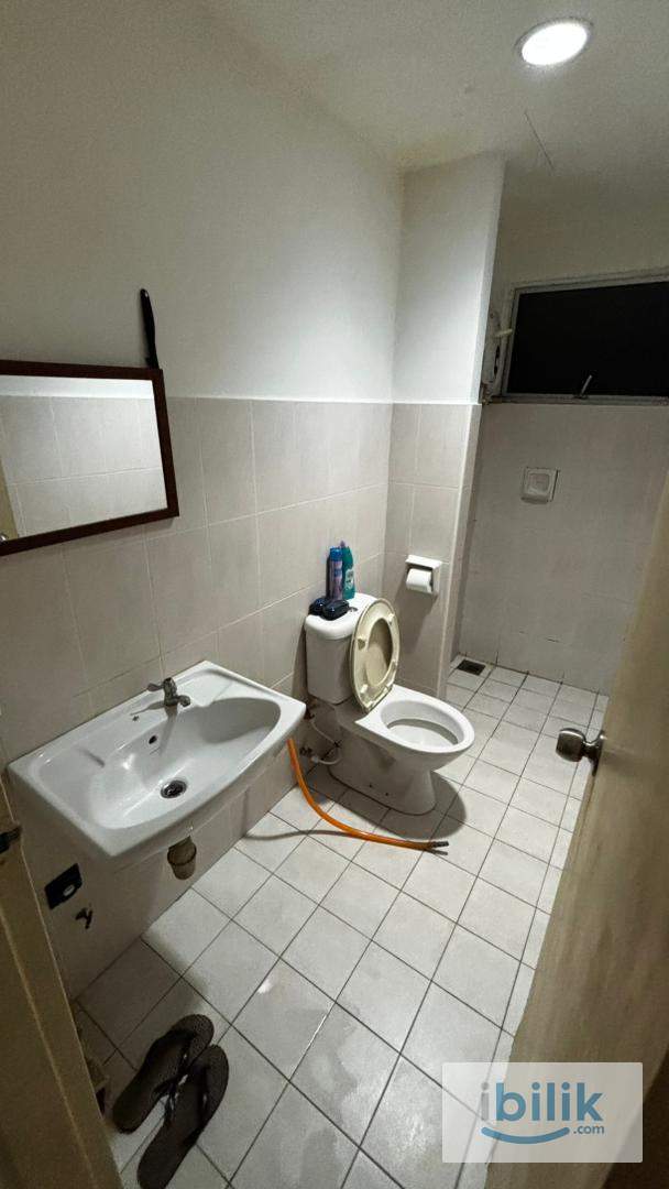 Viva Residency at Sentul Jalan Ipoh KL Master Room near KLPAC, MRT KTM - Image 1
