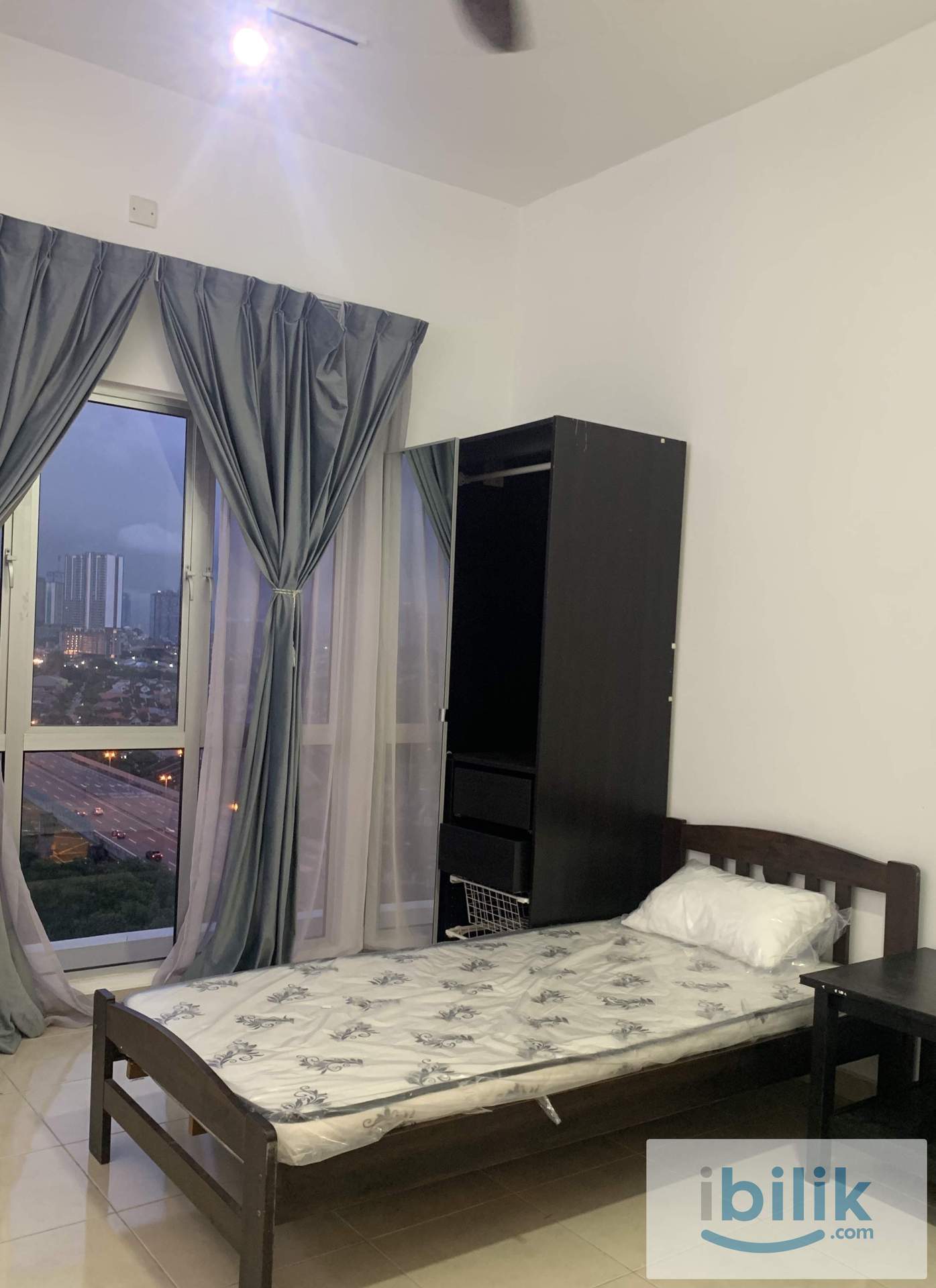 [Female] Single Room with Shared bathroom - Image 4