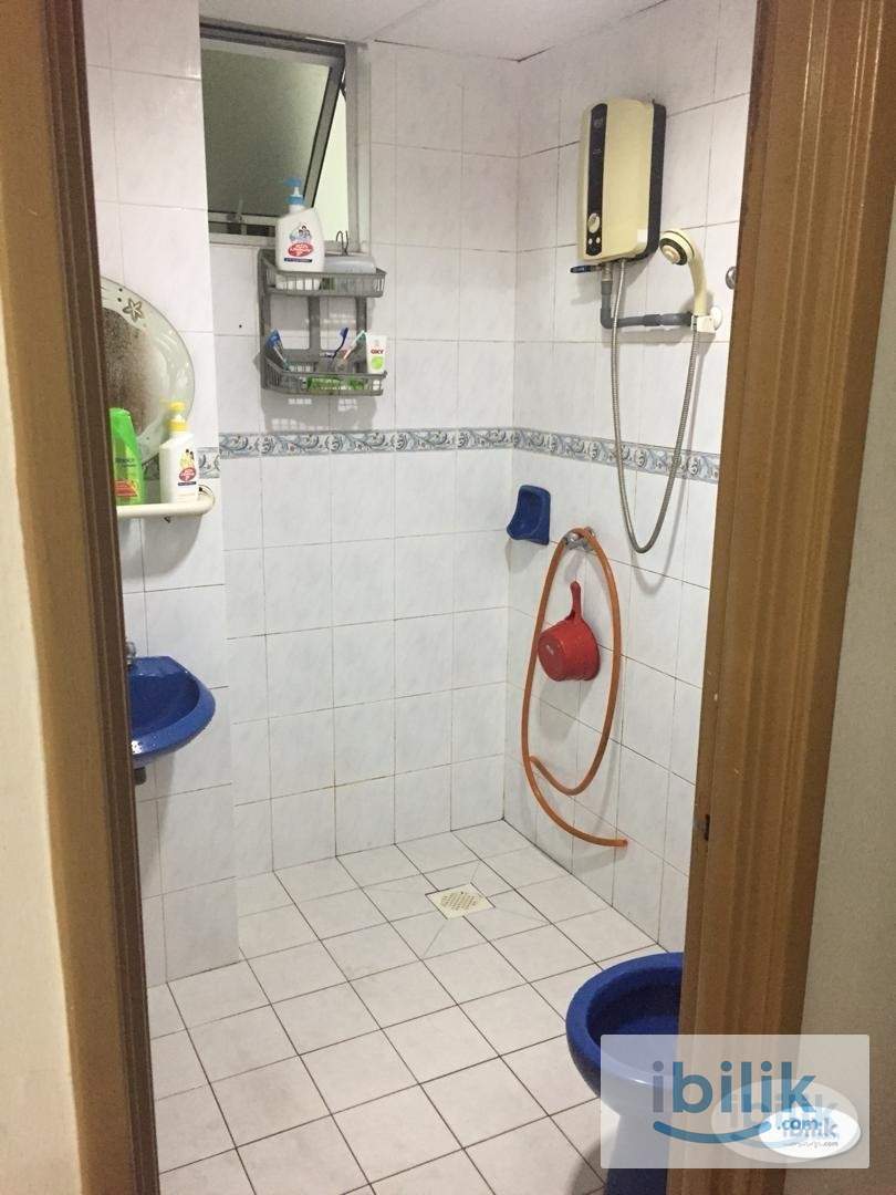 Middle room with fully furnish-Monthly RM500.00 - Image 3