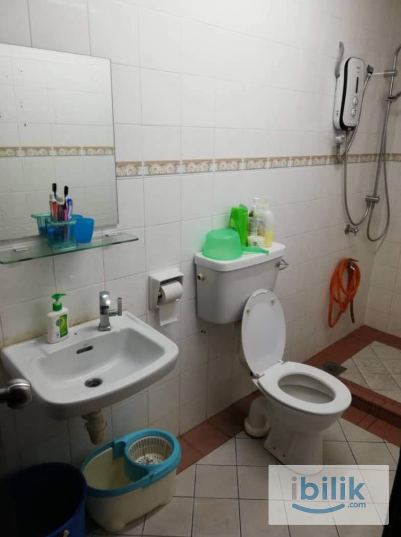 Single Bed Room in Double Storey Terrace House - Image 2