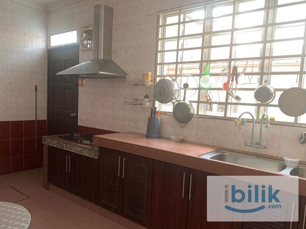 Single Bed Room in Double Storey Terrace House - Image 4