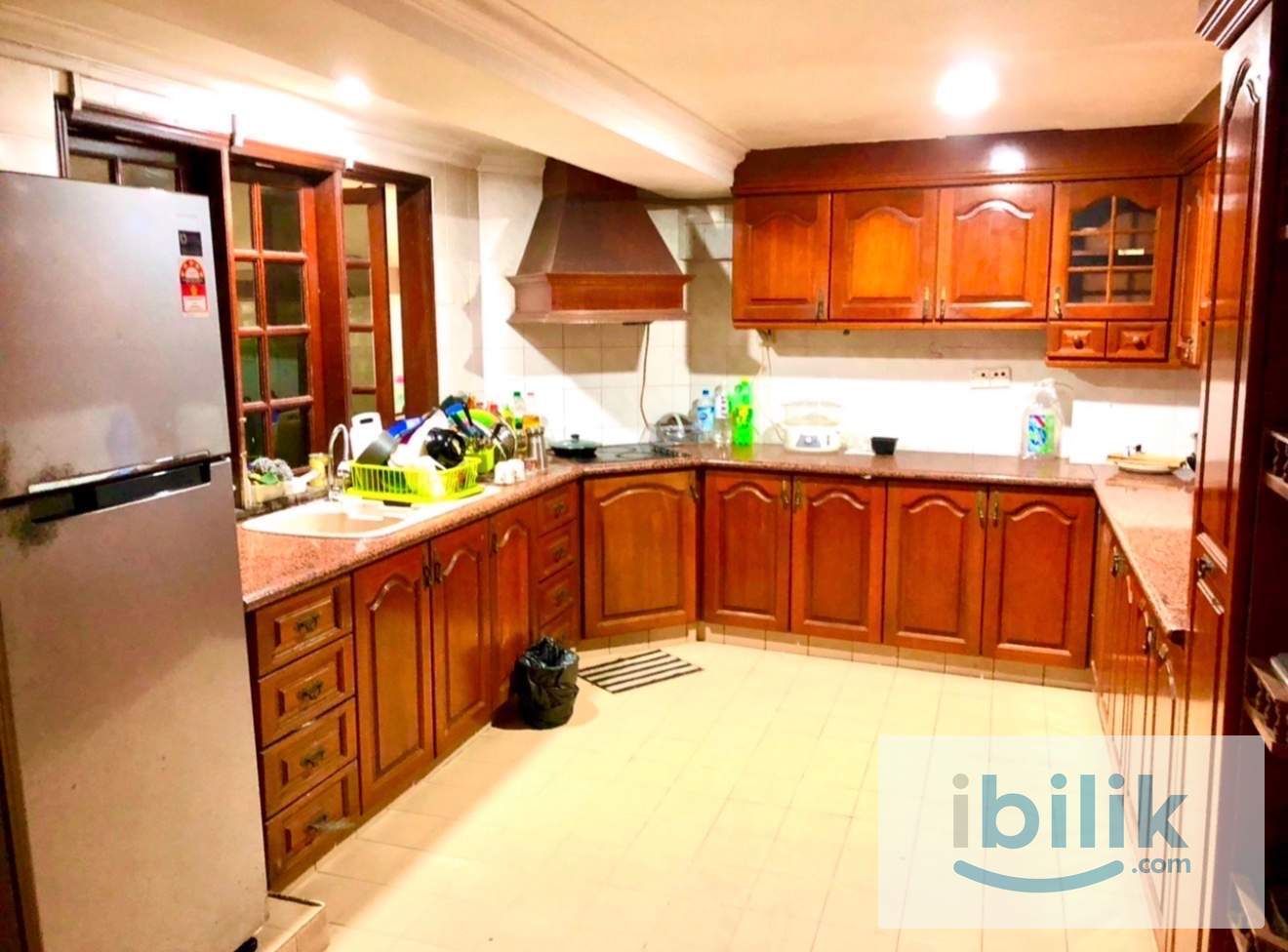 Large (2X) with A/C & Window (WiFi+Free Parking)10 min 2MRT - Image 3