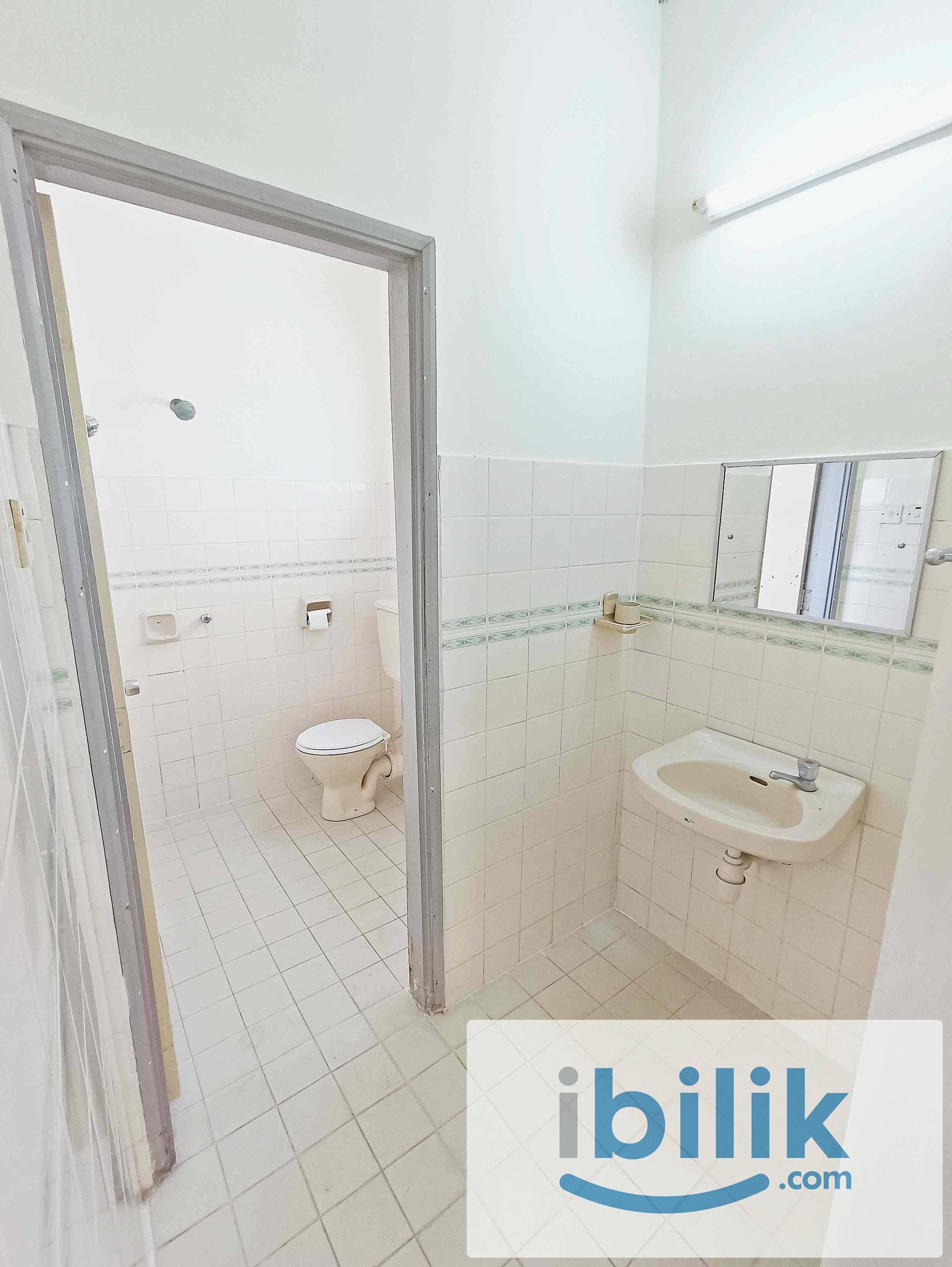 Individual Metered Medium Bedroom (Female Only) - Image 4