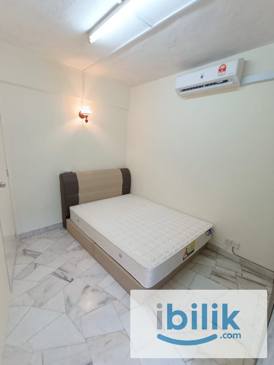 Individual Metered Medium Bedroom (Female Only) - Image 1