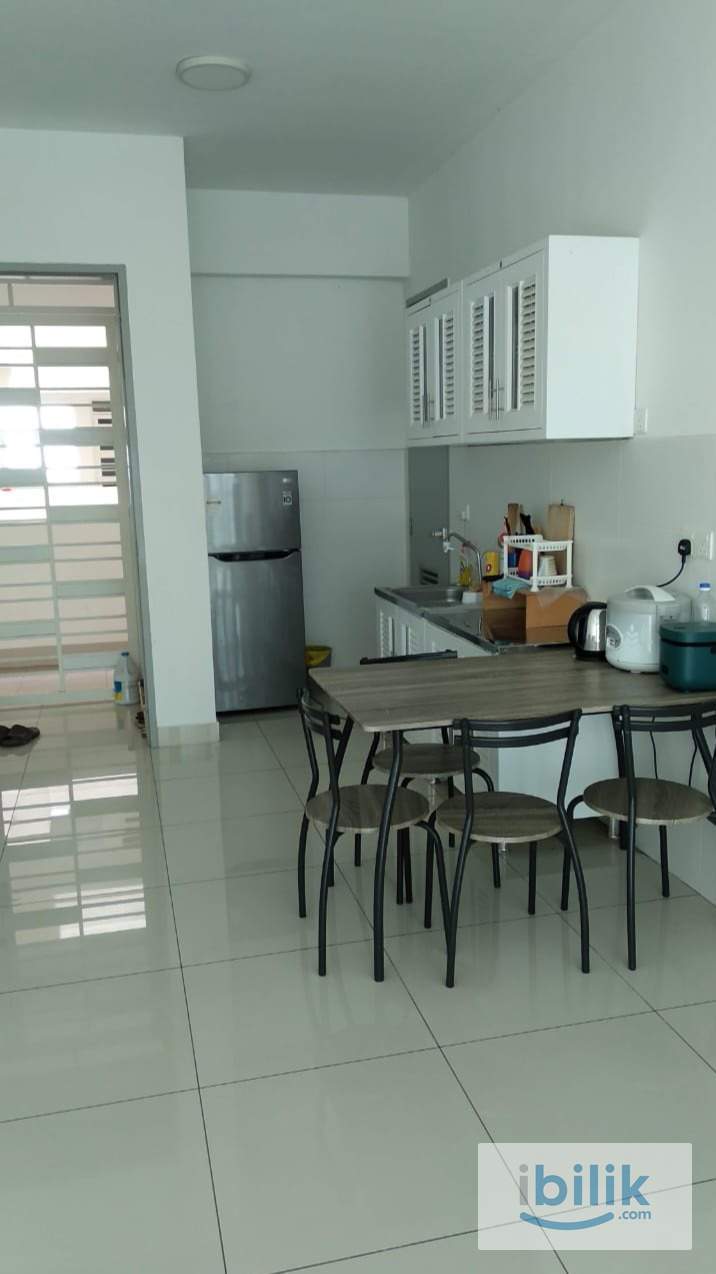 Room for rent at Tropicana Bay (1 dedicated car park) - Image 1