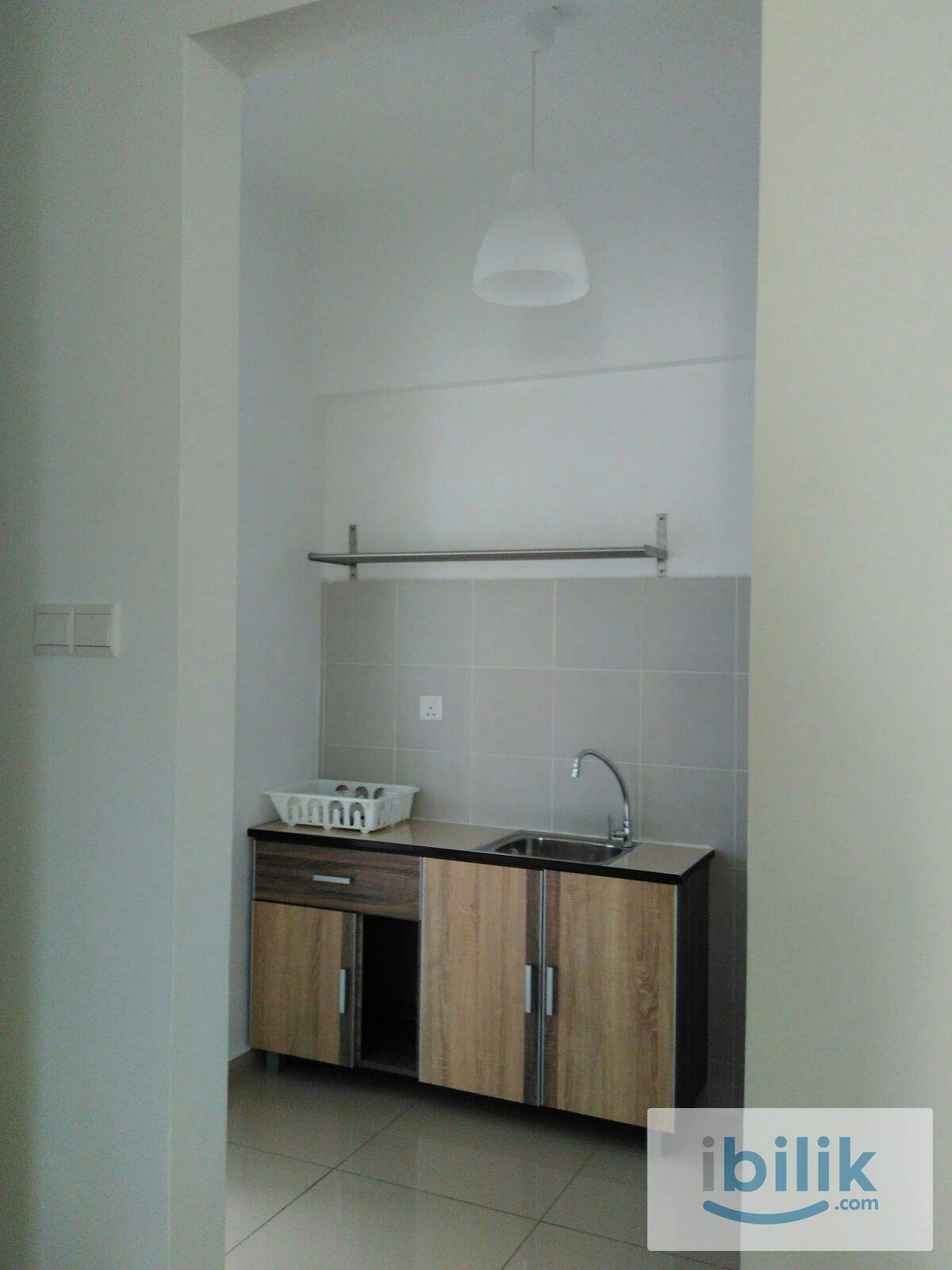 Master room (attached bathroom) Arena Residence for rent (no car park) - Image 4