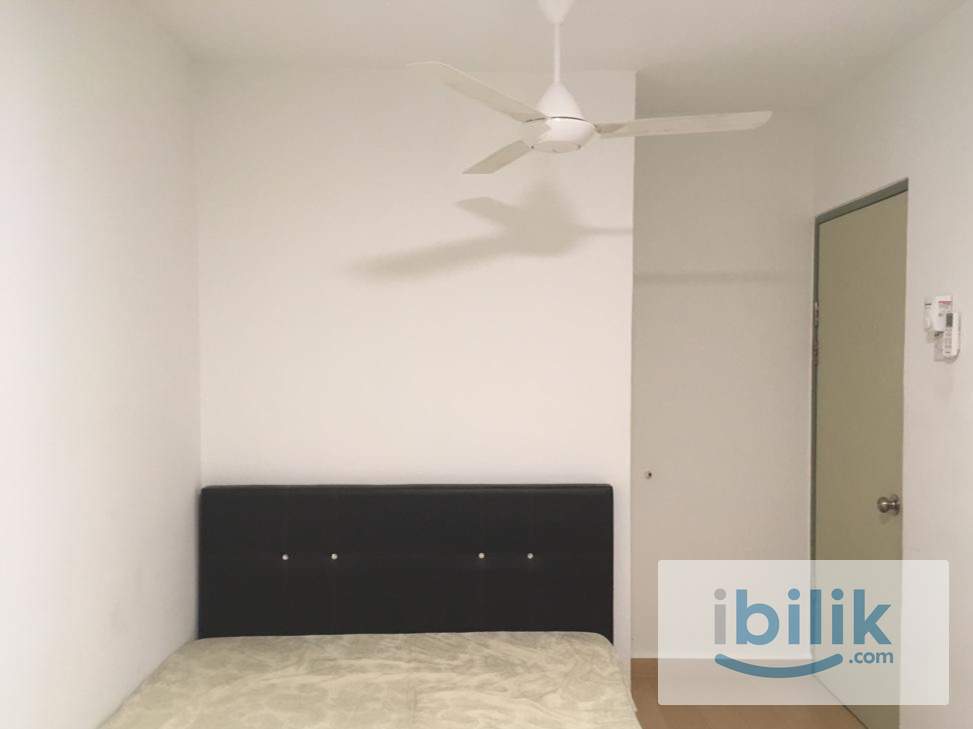 Middle Room at Bangsar, Kuala Lumpur - Image 4