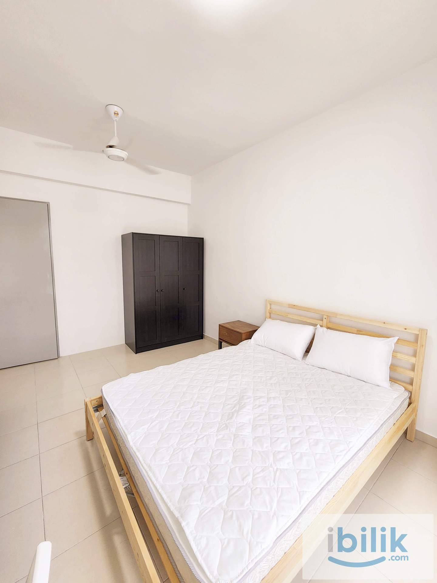 I-Santorini, Tanjung Tokong (Deluxe Room) nr One Academy & Strait Quay - Image 2
