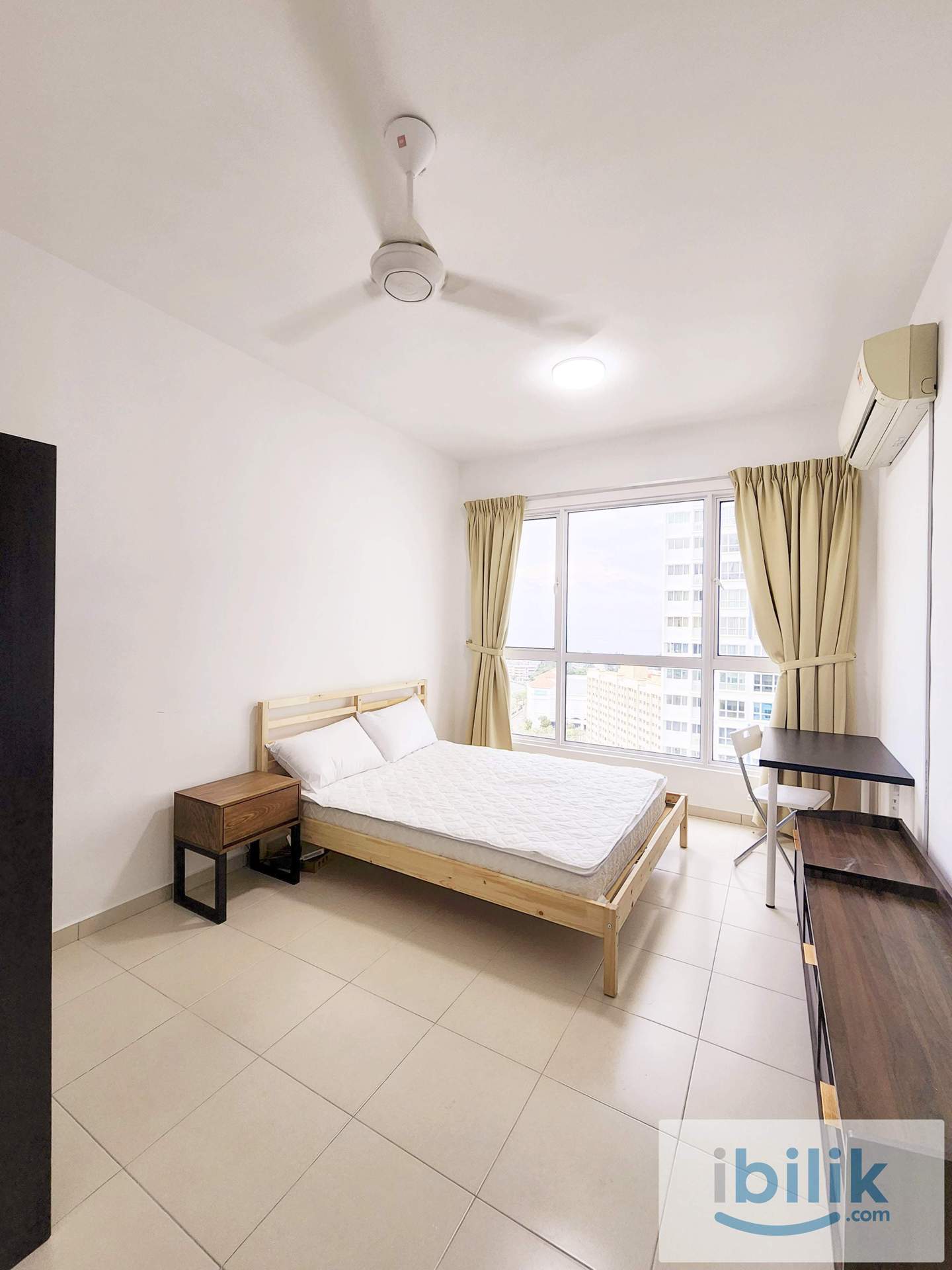 I-Santorini, Tanjung Tokong (Deluxe Room) nr One Academy & Strait Quay - Image 1