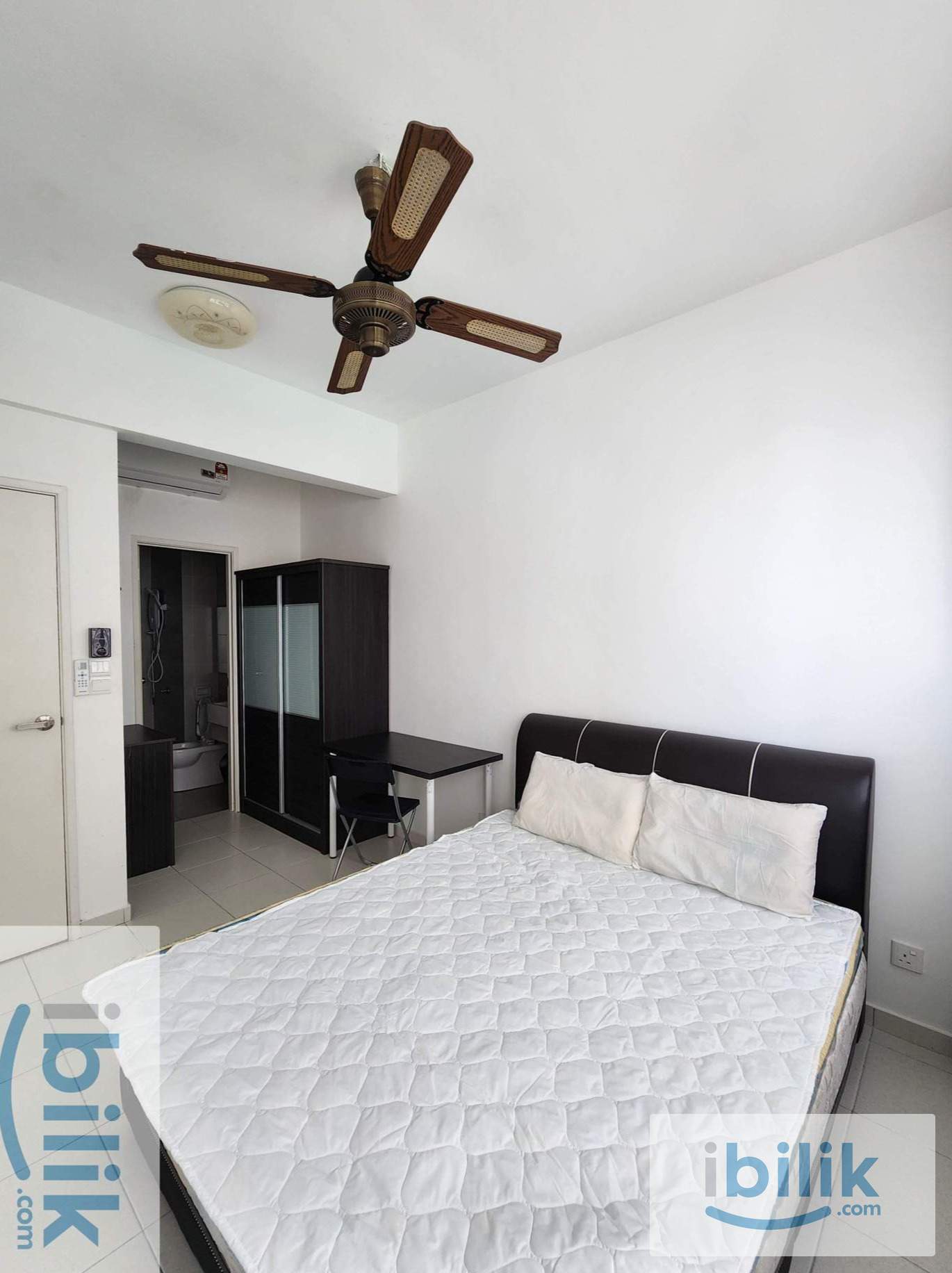 I-Santorini, Tanjung Tokong nr One Academy & Strait Quay (Master Room) - Image 1