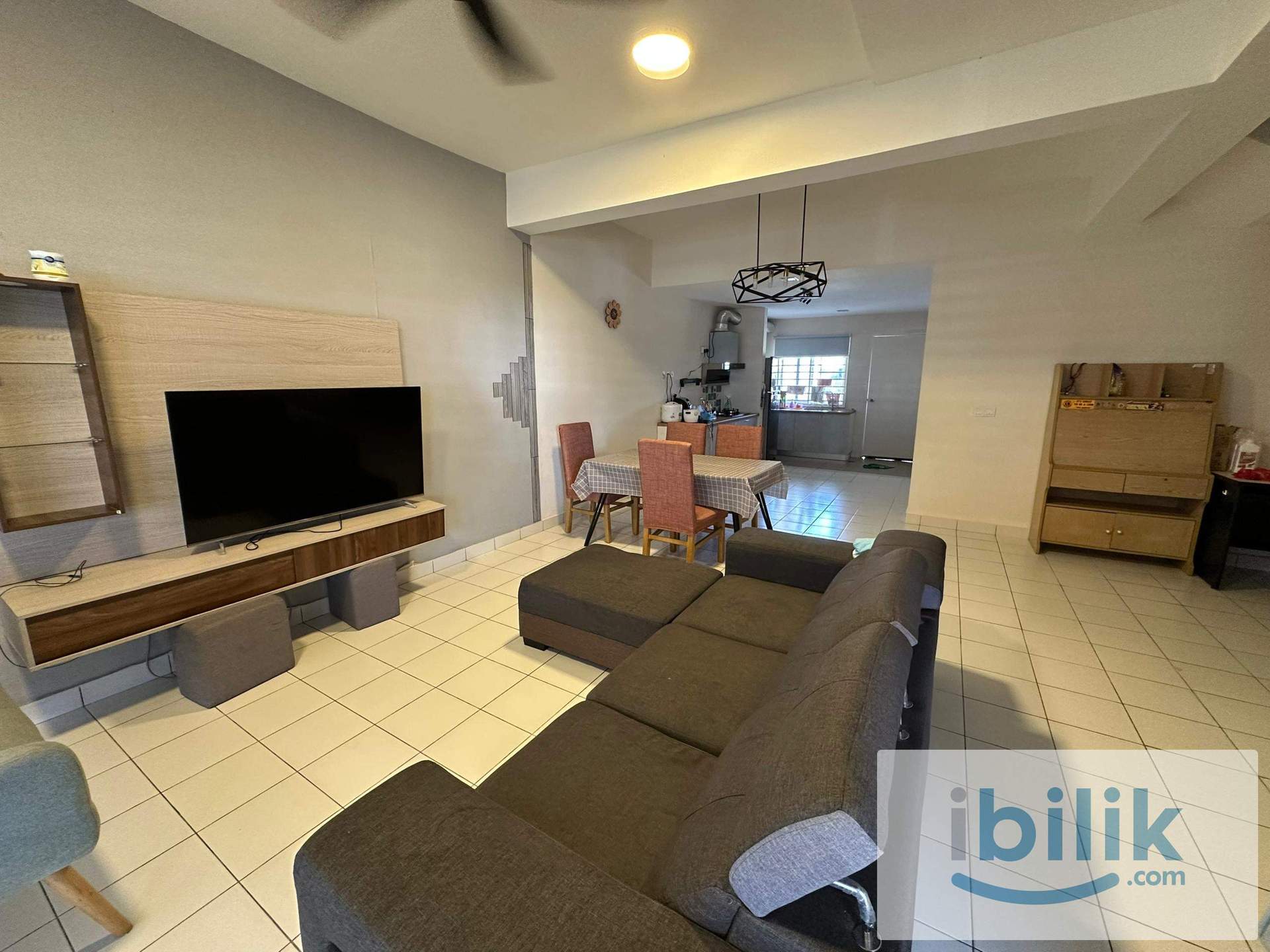 Master Bedroom For Rent at Milea Residence near Miri General Hospital - Image 5