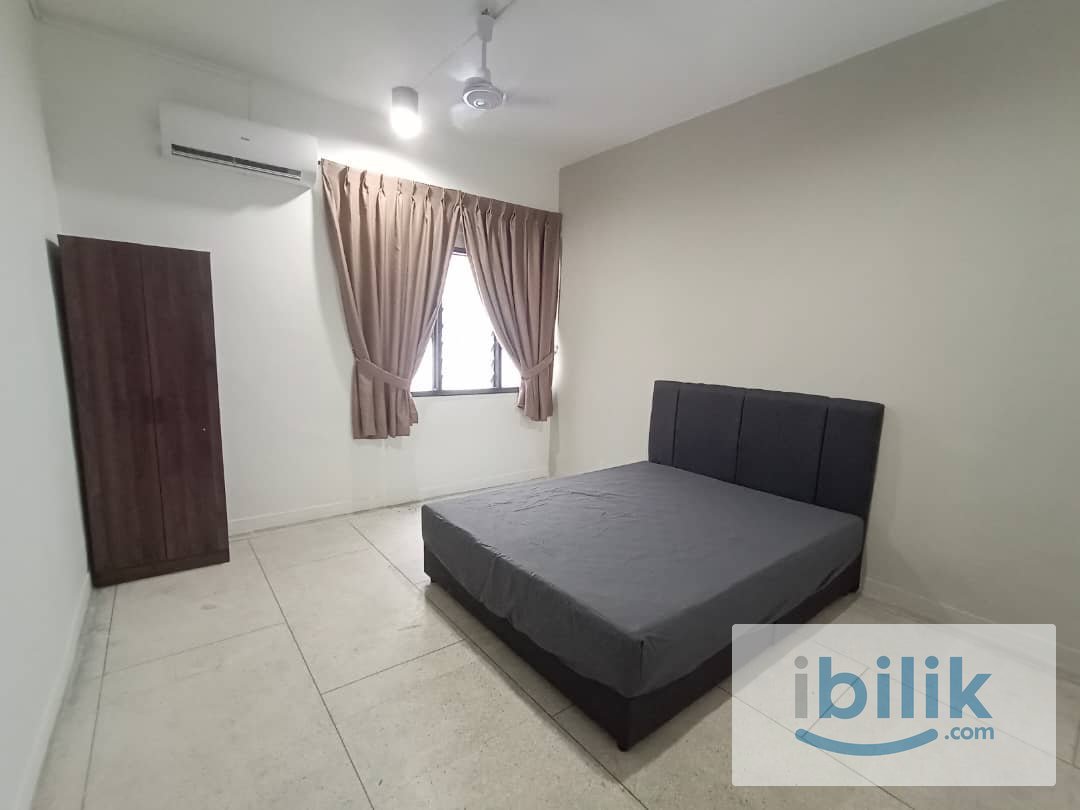 📍CIQ ROOM FOR RENT💛LOW DEPOSIT💛 Middle Room walking distance to ciq Johor Bahru - Image 5